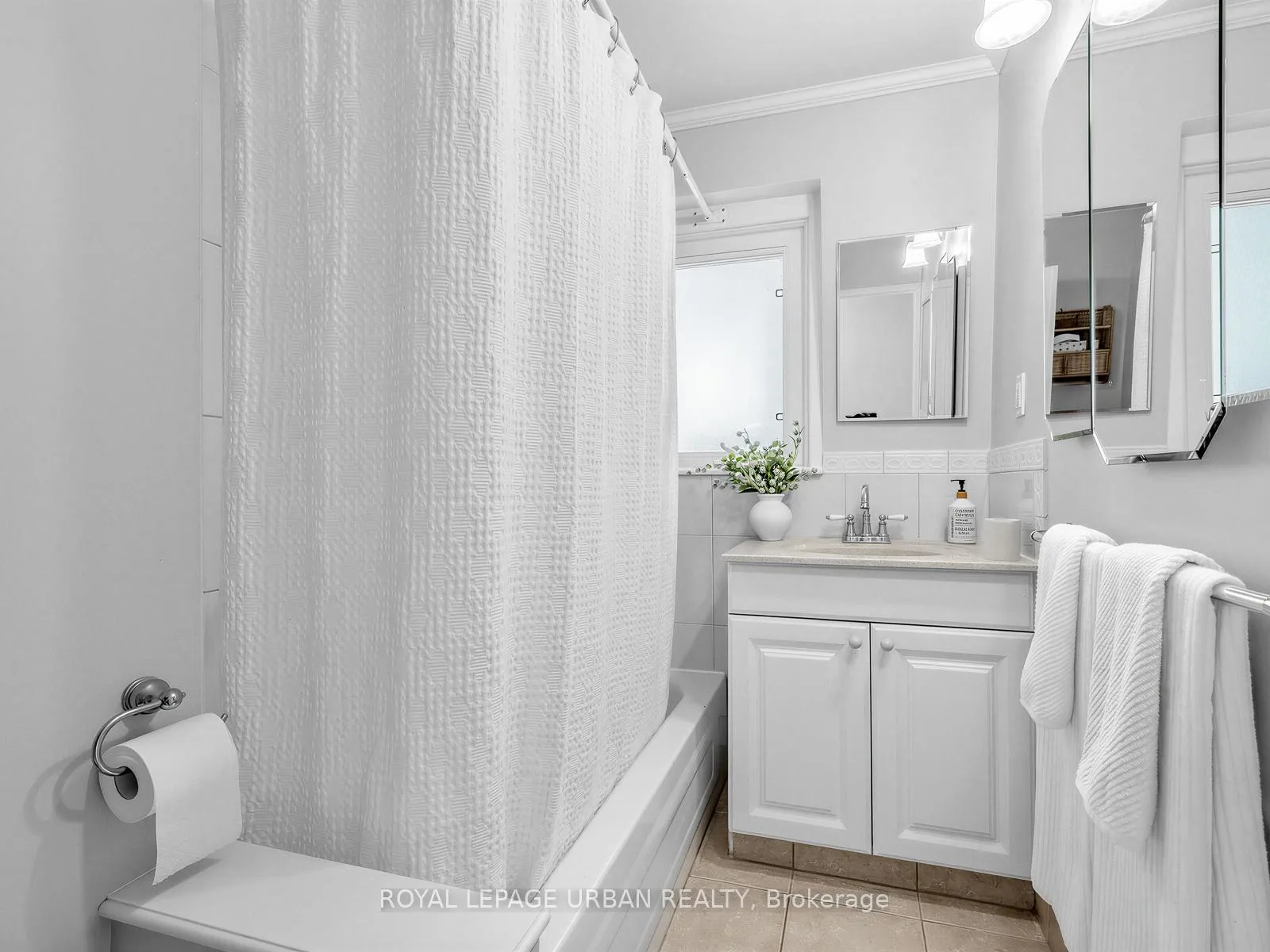 Photo 27 of 251 Cedarvale Avenue, Toronto, Woodbine-Lumsden — HOMEH