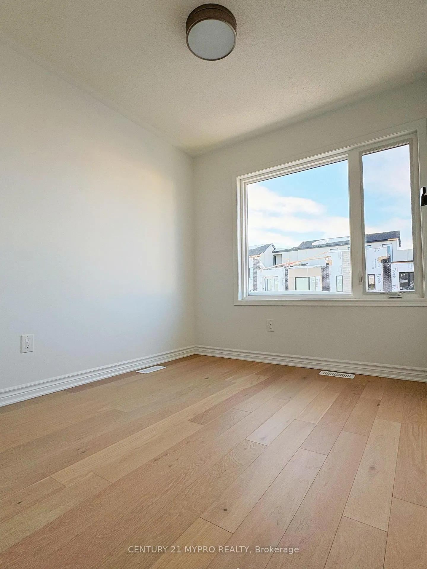 Photo 3 of 69 Avani Avenue, Markham, Rural Markham — HOMEH