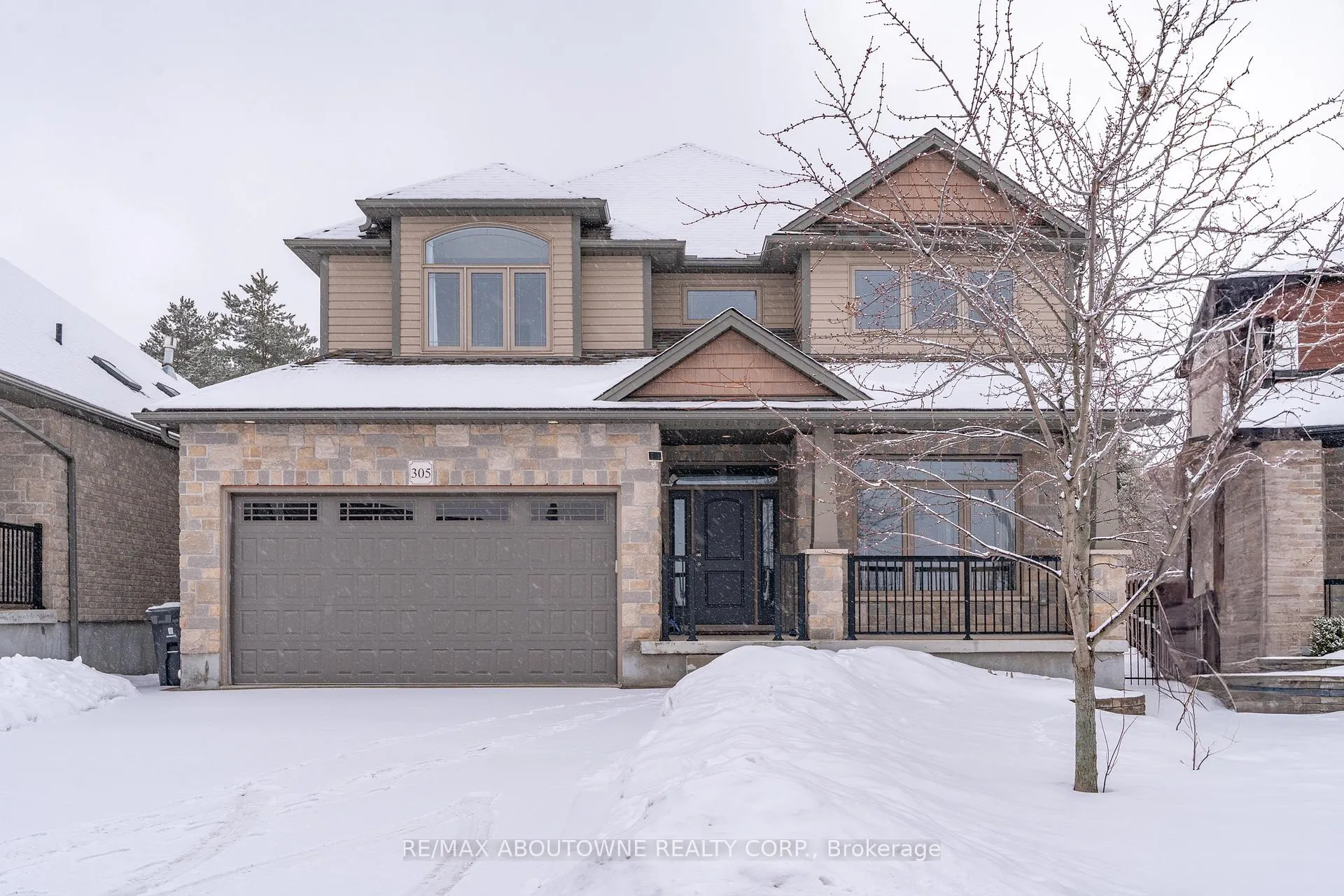 Front of 305 Gosling Gardens