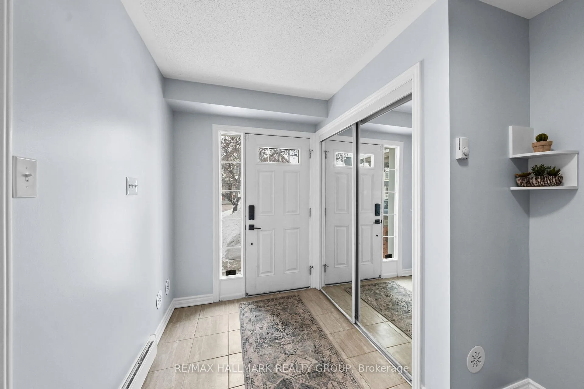 Photo 3 of 128 Sunshine Crescent, Ottawa, Notting Hill/Summerside — HOMEH