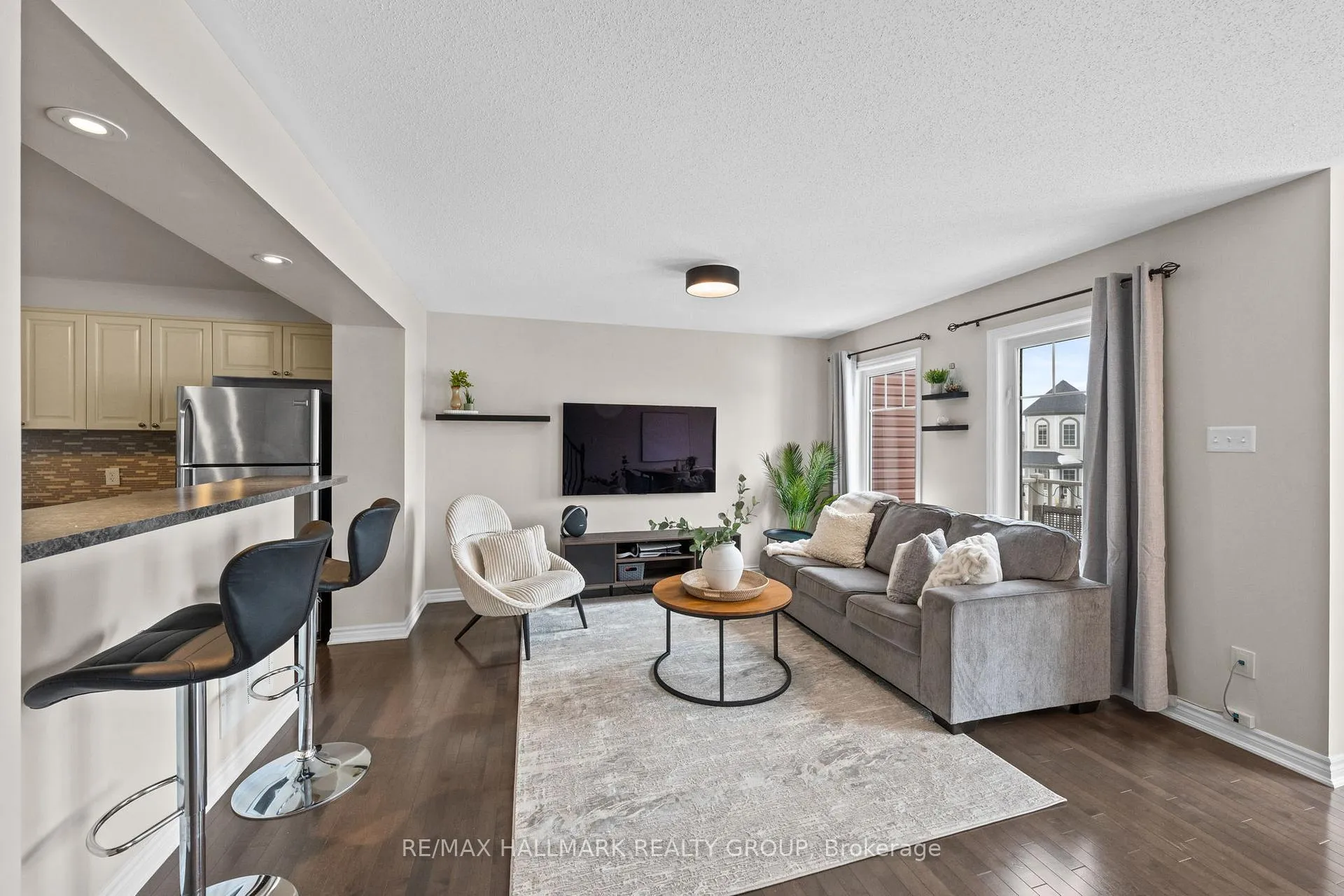 Photo 8 of 128 Sunshine Crescent, Ottawa, Notting Hill/Summerside — HOMEH