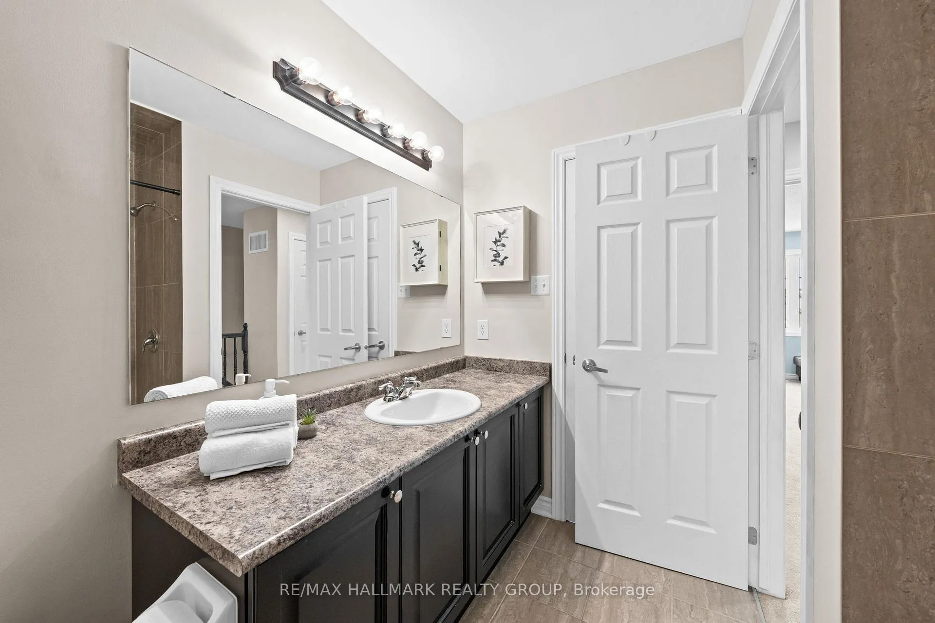 Photo 31 of 128 Sunshine Crescent, Ottawa, Notting Hill/Summerside — HOMEH