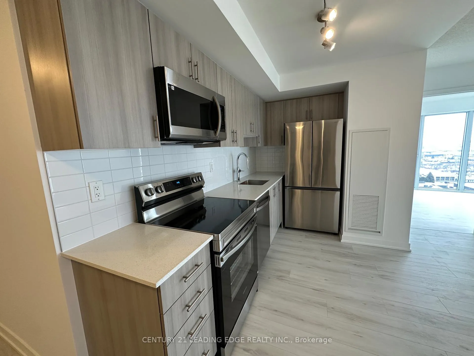 Photo 7 of Unit 1505, 1010 Sandy Beach Road, Pickering, Bay Ridges — HOMEH