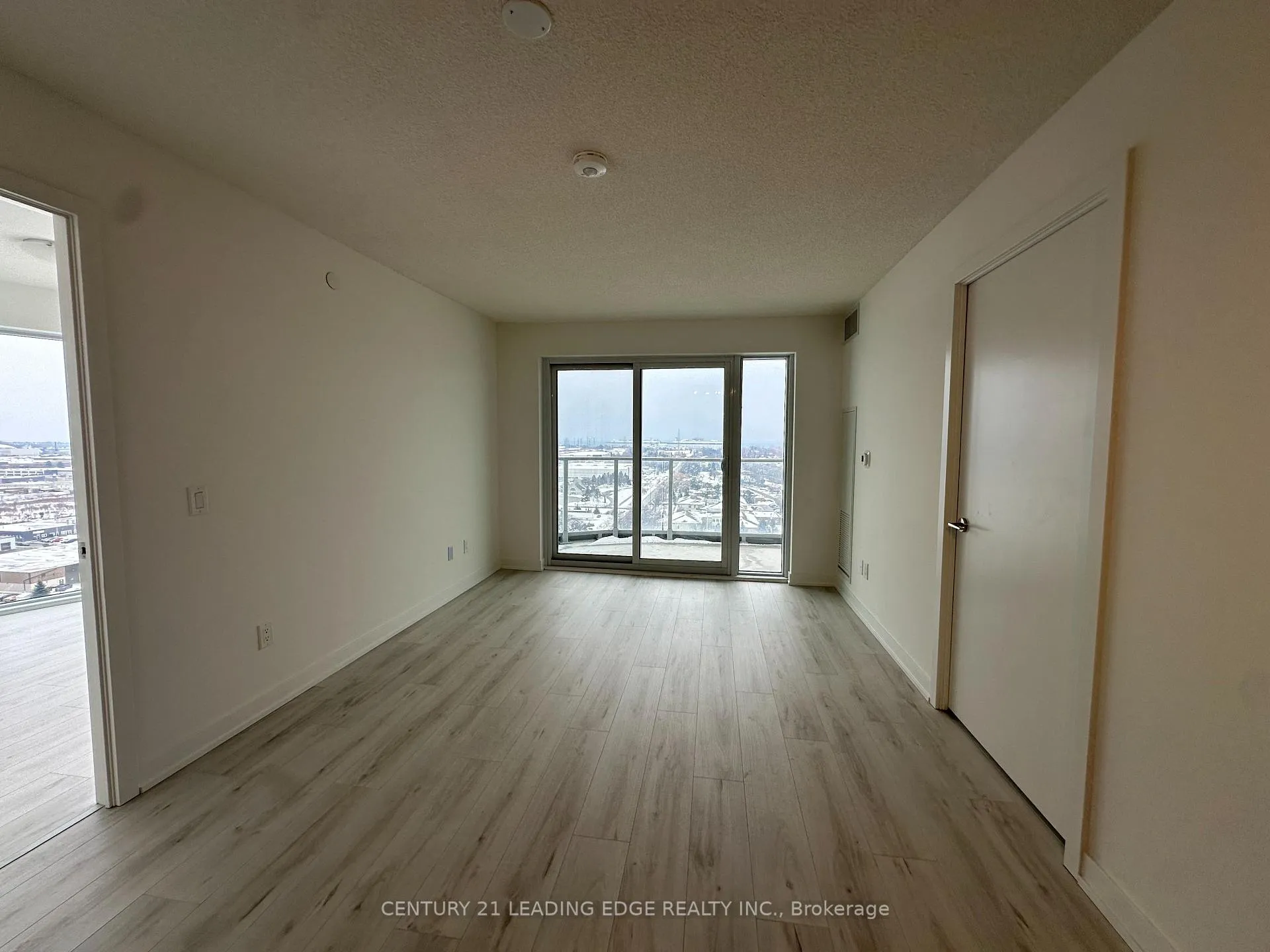 Photo 9 of Unit 1505, 1010 Sandy Beach Road, Pickering, Bay Ridges — HOMEH