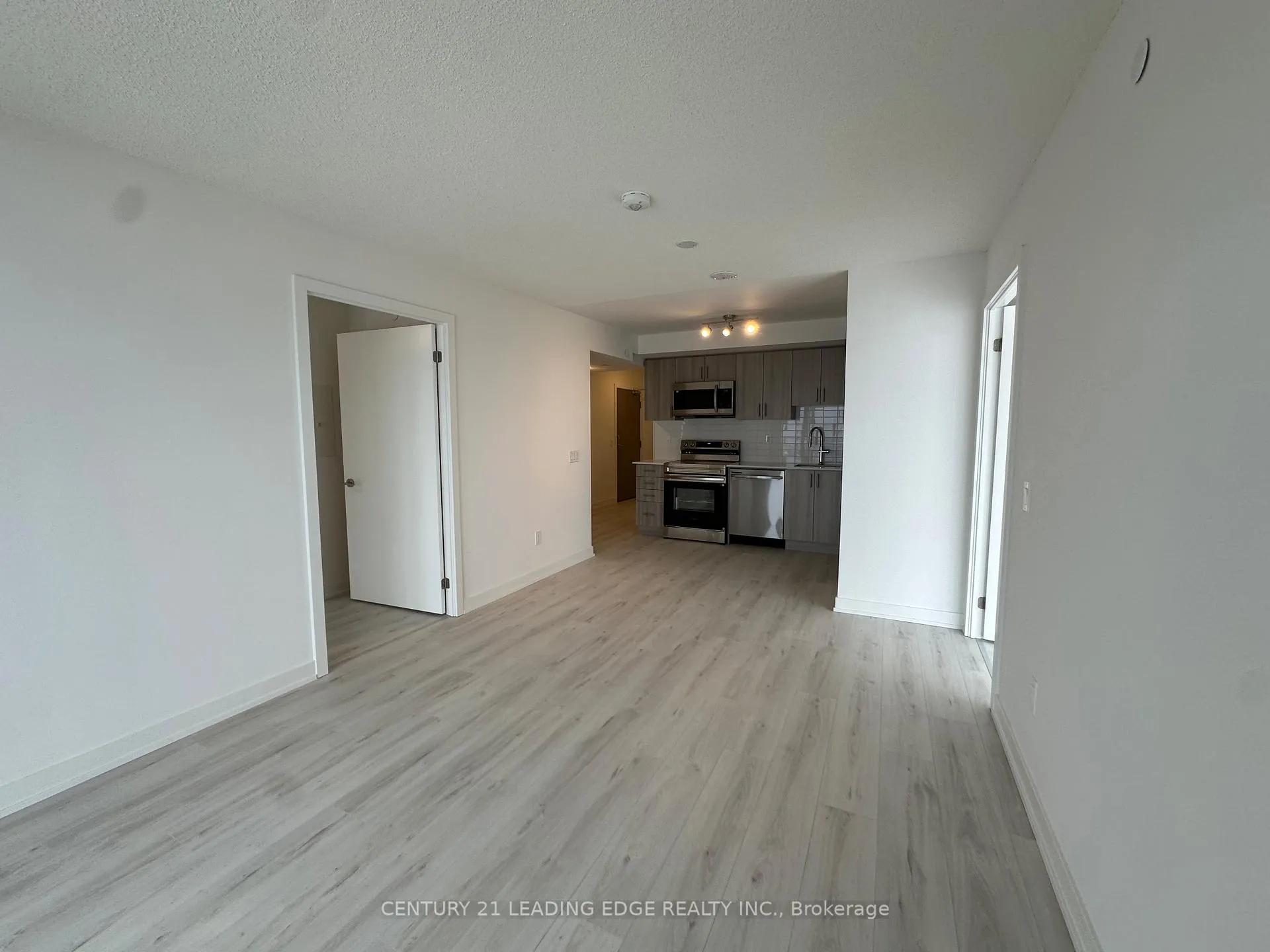 Photo 13 of Unit 1505, 1010 Sandy Beach Road, Pickering, Bay Ridges — HOMEH