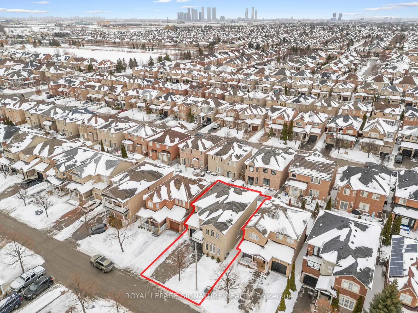 Photo 2 of 47 Amparo Drive, Vaughan, Vellore Village — HOMEH