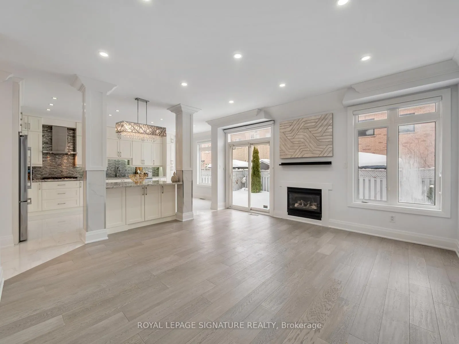 Photo 10 of 47 Amparo Drive, Vaughan, Vellore Village — HOMEH