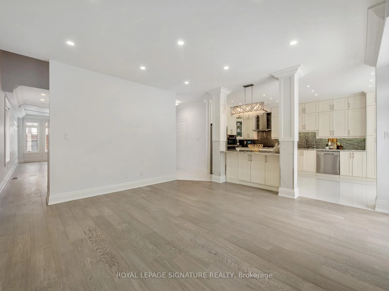 Photo 13 of 47 Amparo Drive, Vaughan, Vellore Village — HOMEH