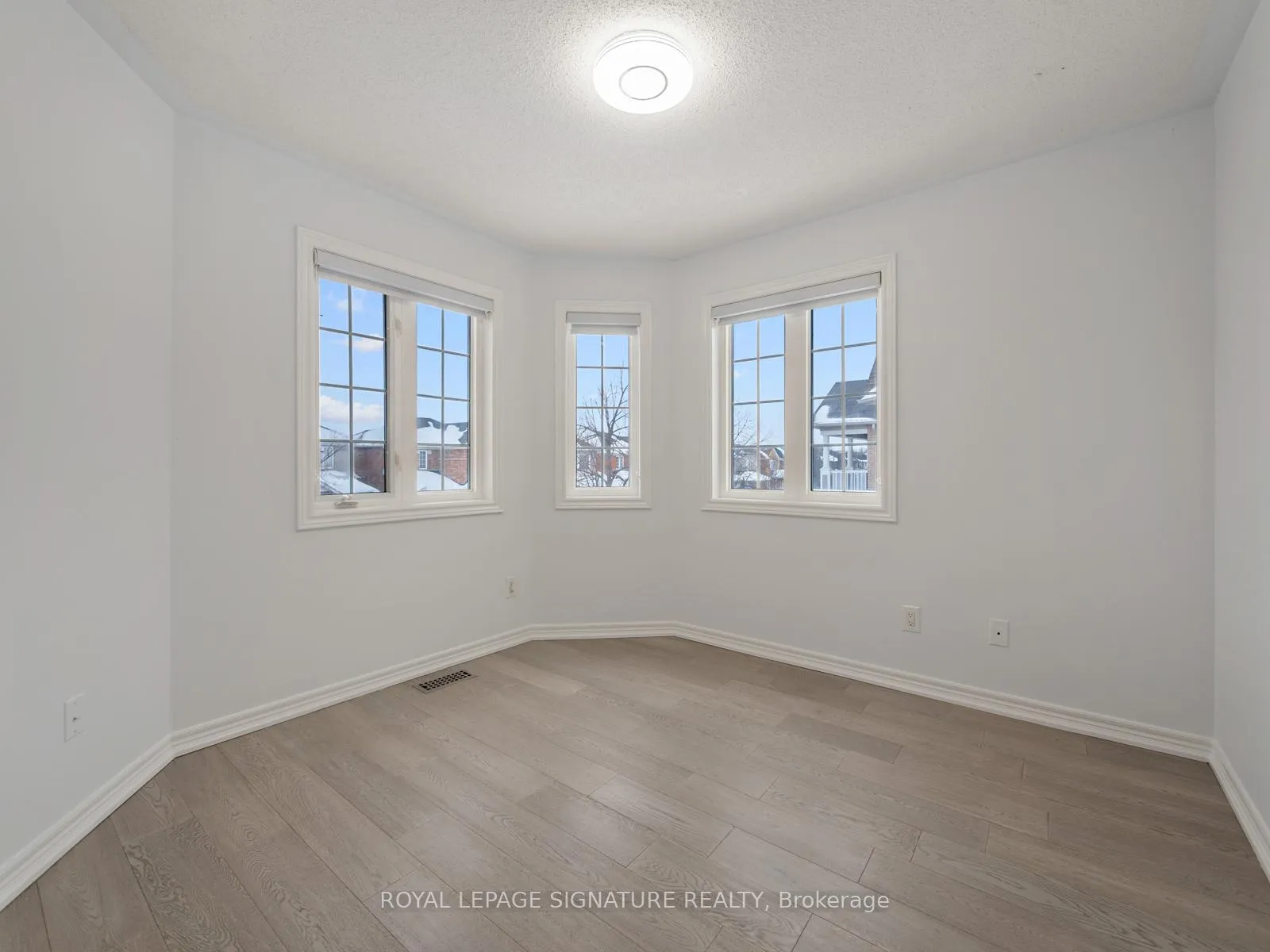 Photo 29 of 47 Amparo Drive, Vaughan, Vellore Village — HOMEH
