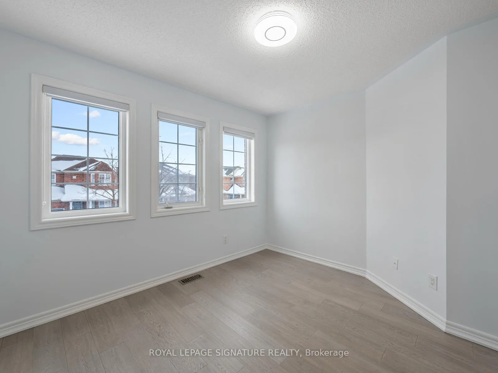 Photo 34 of 47 Amparo Drive, Vaughan, Vellore Village — HOMEH