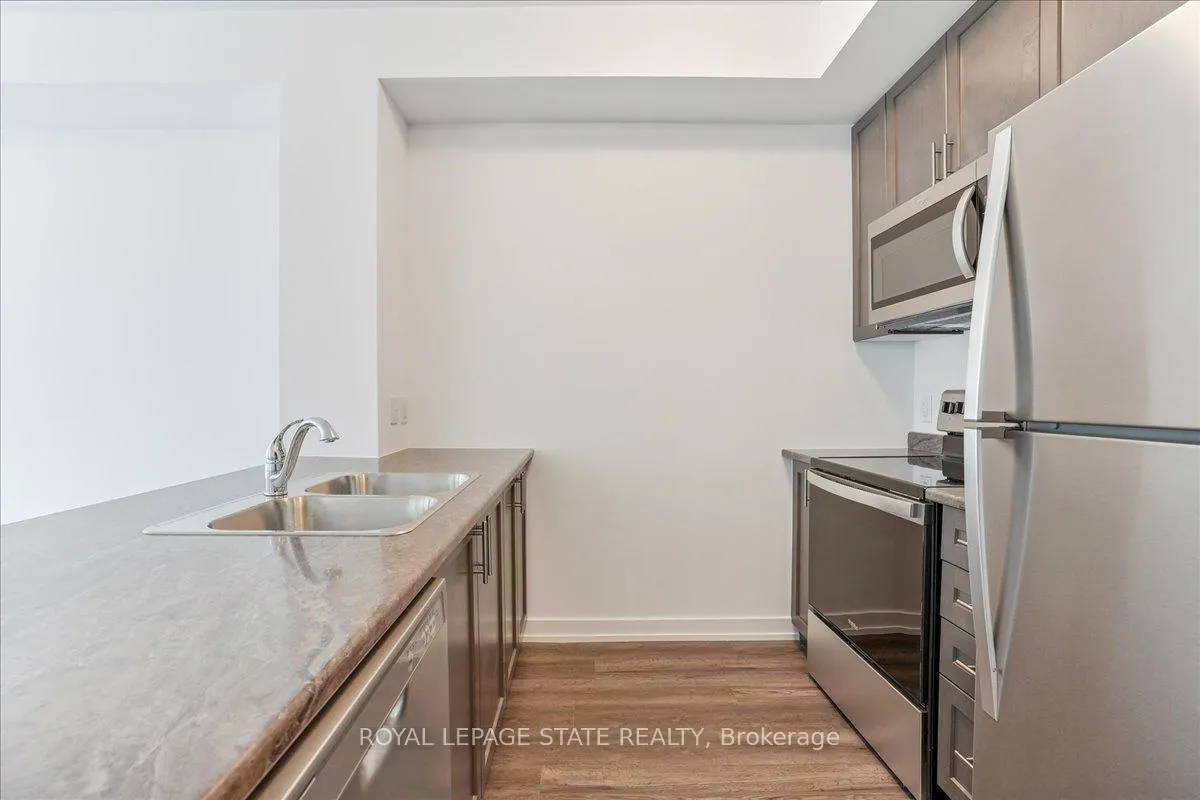 Photo 12 of Unit 815, 460 Dundas Street E, Hamilton, Waterdown — HOMEH