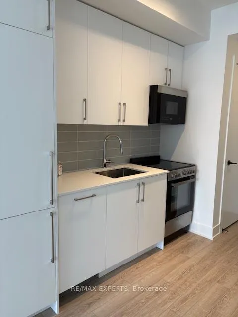 Photo 5 of Unit 441, 2075 King Road, King, King City — HOMEH