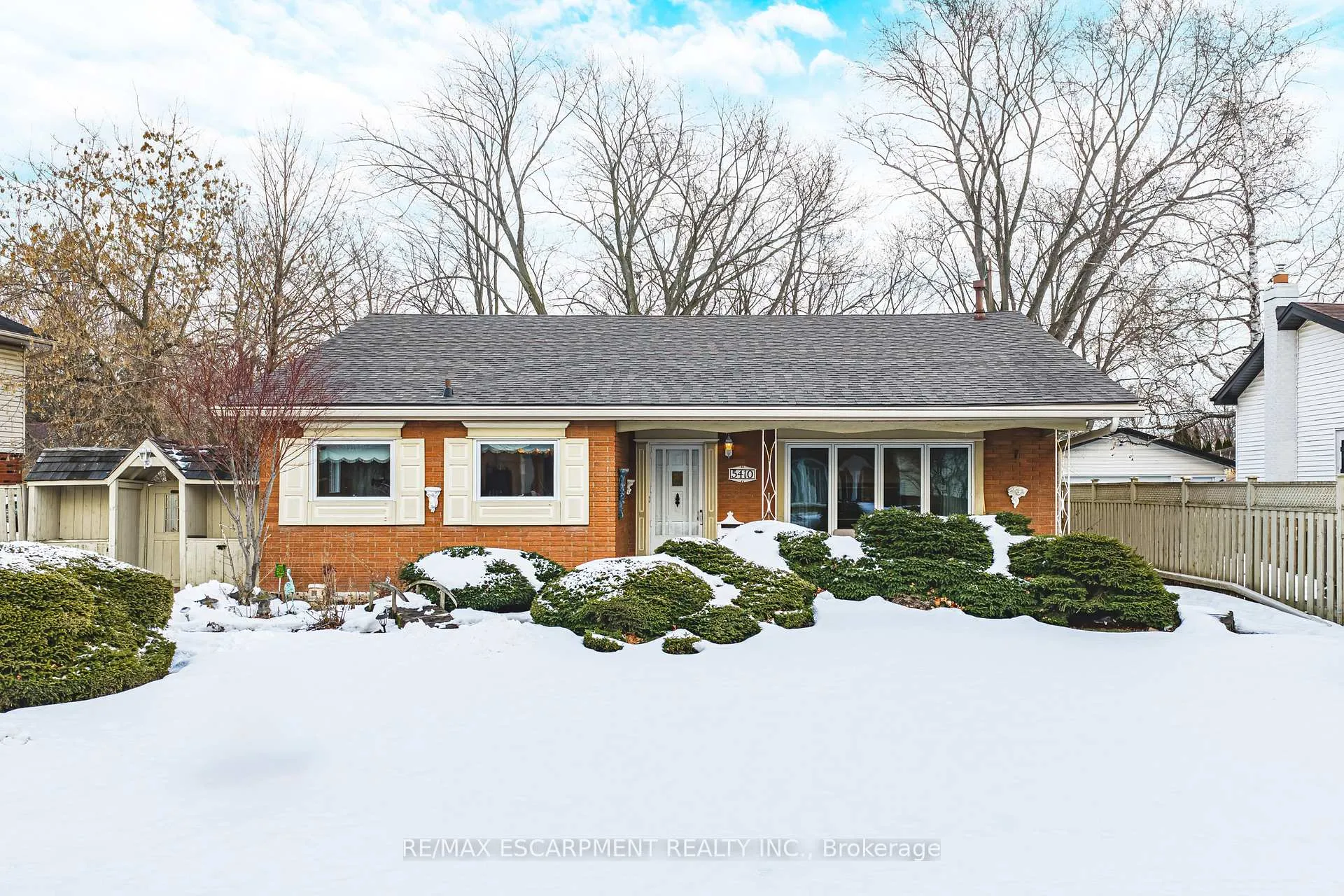 Photo 2 of 5410 Murray Crescent, Burlington, Appleby — HOMEH