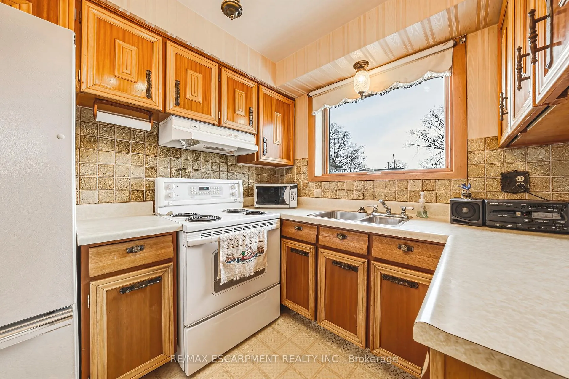 Photo 9 of 5410 Murray Crescent, Burlington, Appleby — HOMEH