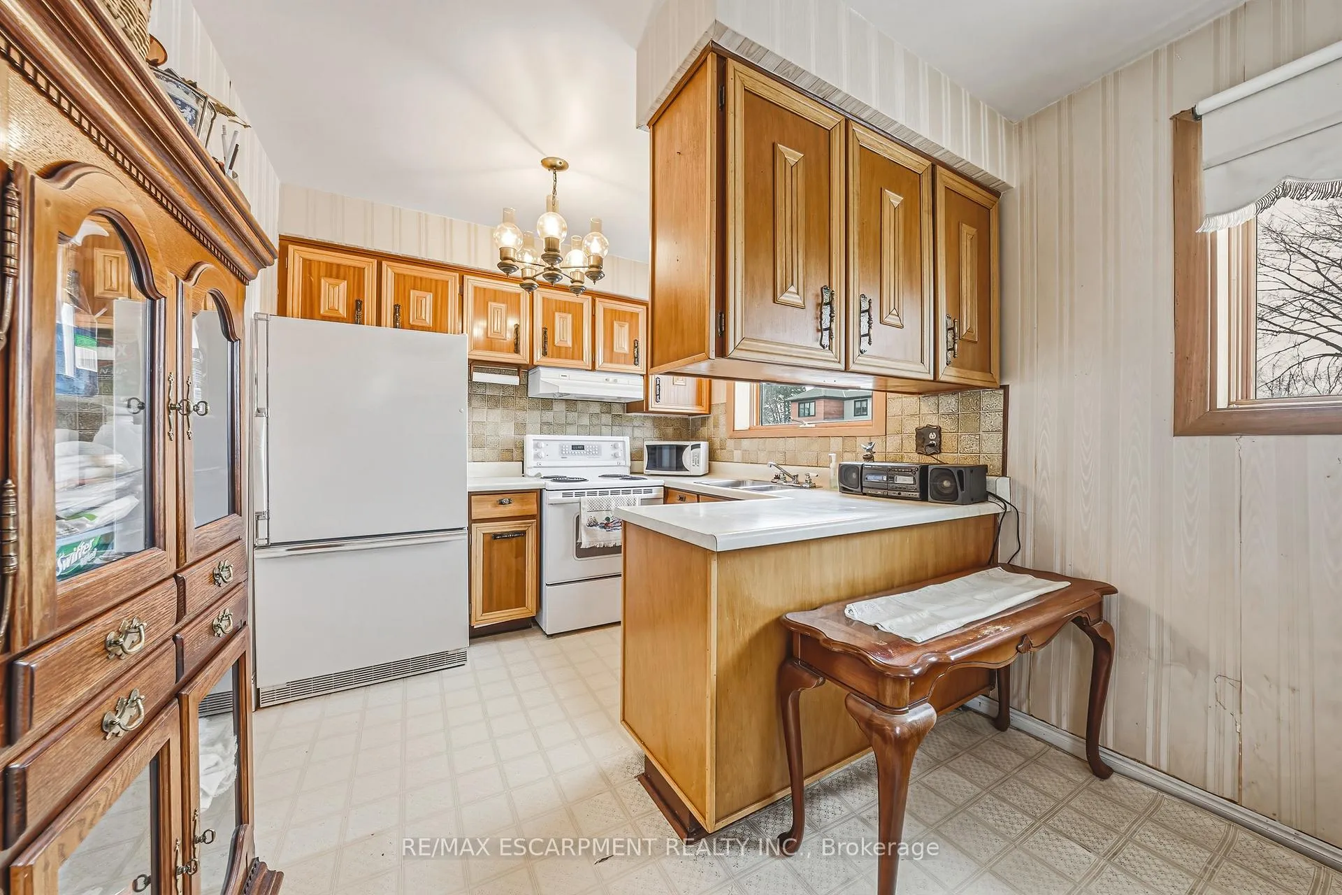 Photo 10 of 5410 Murray Crescent, Burlington, Appleby — HOMEH