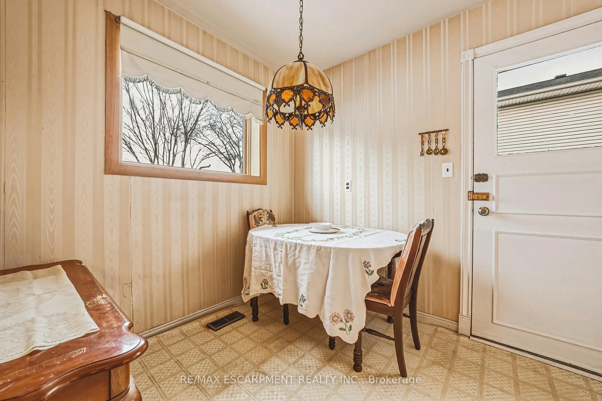 Photo 11 of 5410 Murray Crescent, Burlington, Appleby — HOMEH