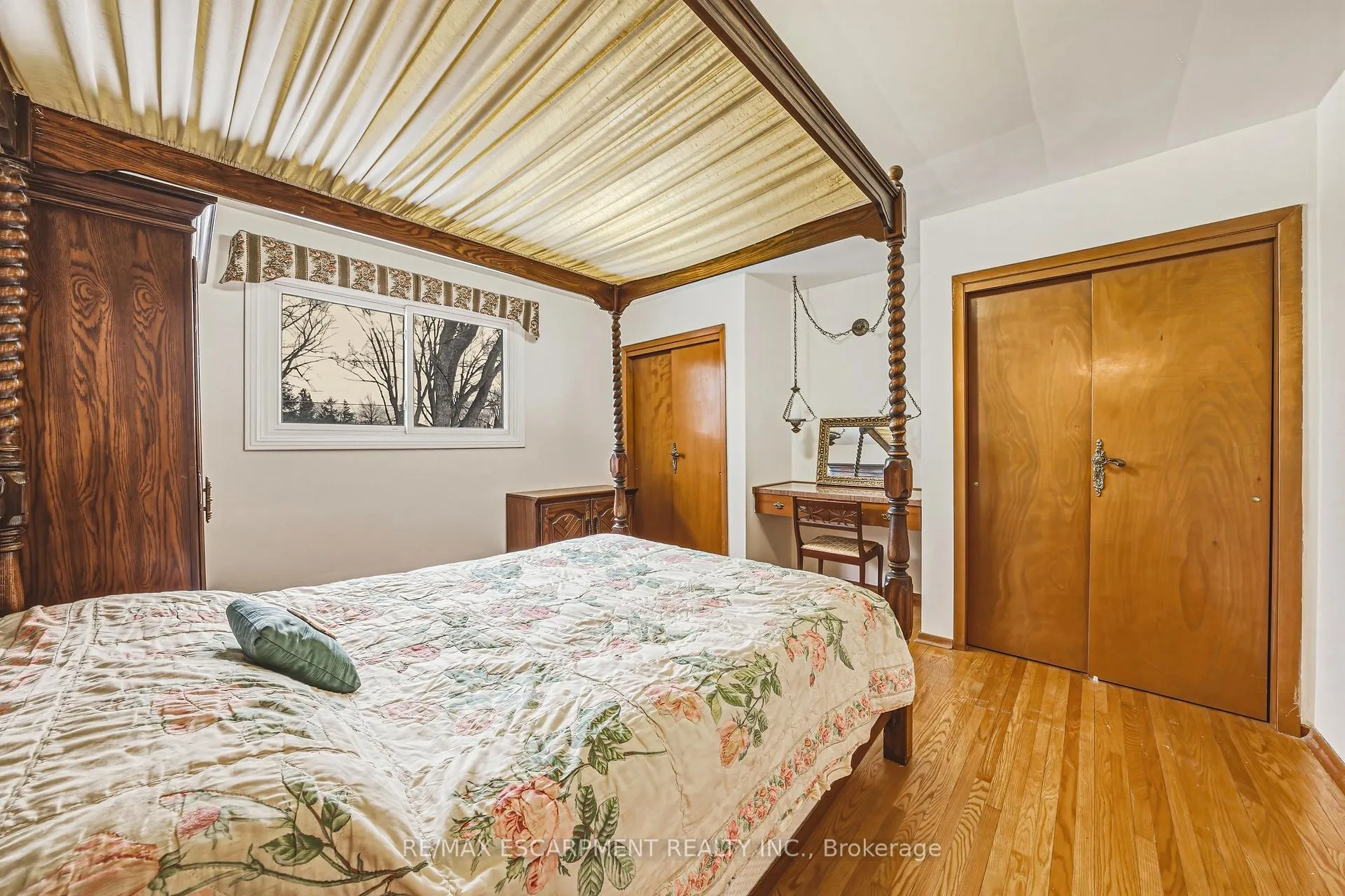Photo 14 of 5410 Murray Crescent, Burlington, Appleby — HOMEH