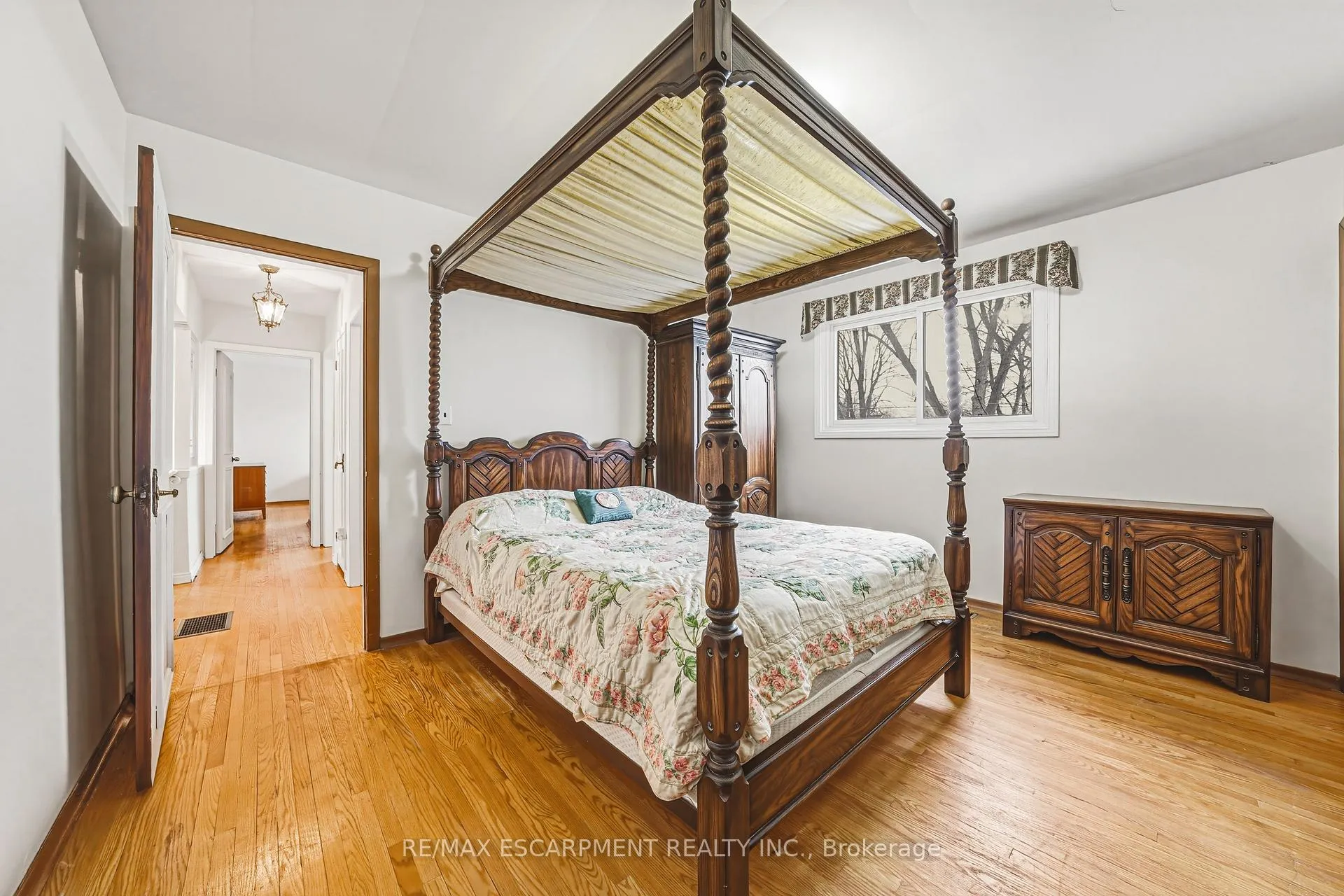 Photo 15 of 5410 Murray Crescent, Burlington, Appleby — HOMEH