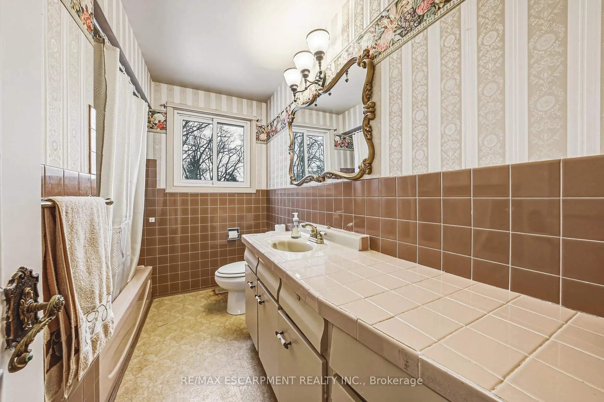 Photo 16 of 5410 Murray Crescent, Burlington, Appleby — HOMEH