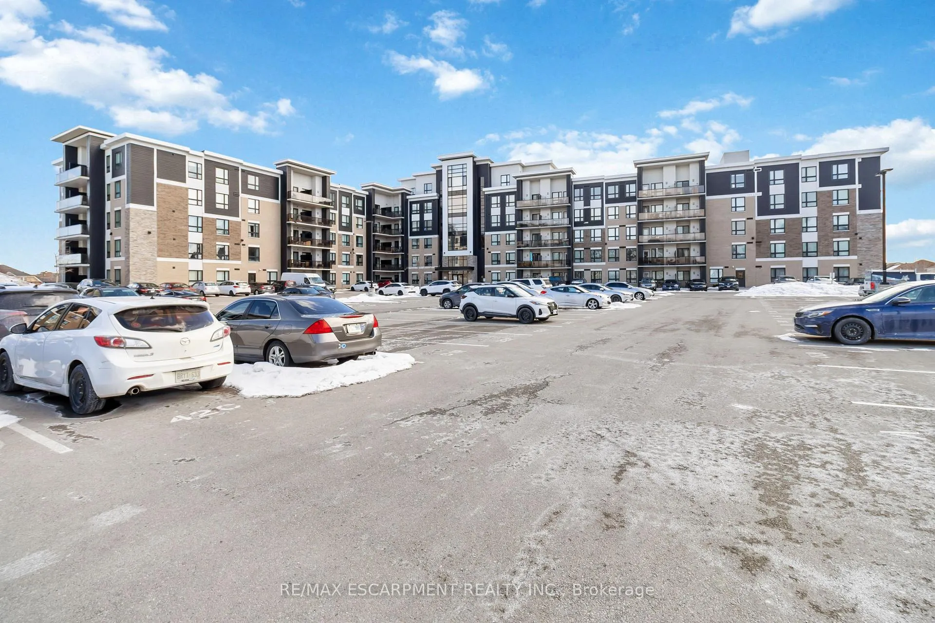 Photo 2 of Unit 601, 640 Sauve Street, Milton, Beaty — HOMEH