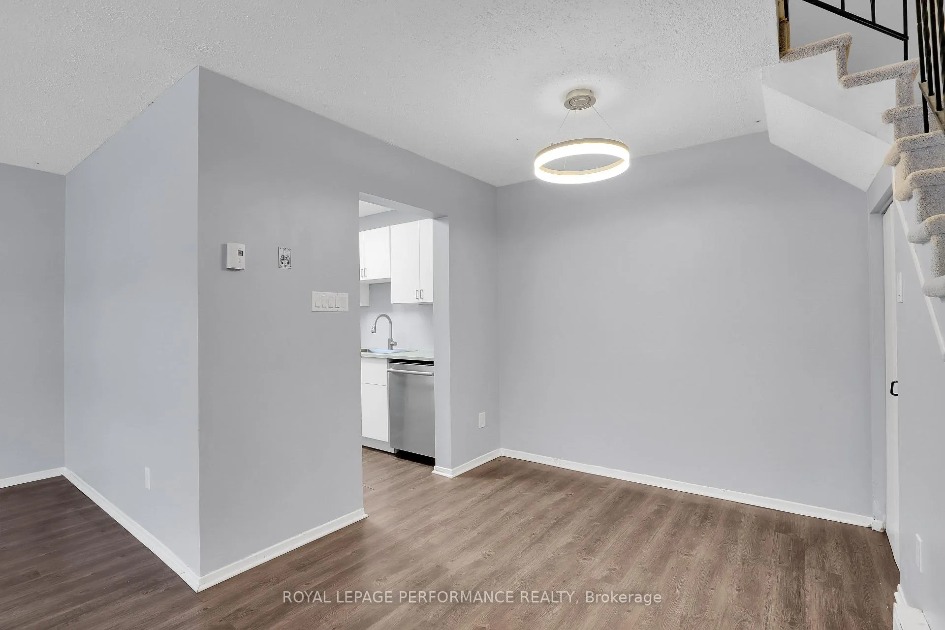 Photo 7 of 8D Lovell Lane, Ottawa, Westcliffe Estates — HOMEH