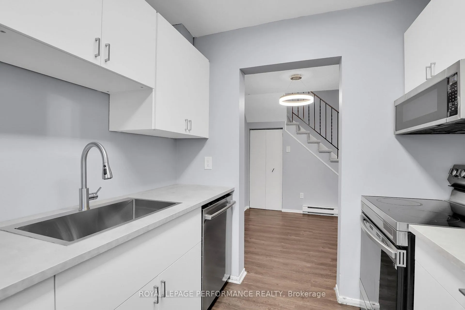 Photo 10 of 8D Lovell Lane, Ottawa, Westcliffe Estates — HOMEH