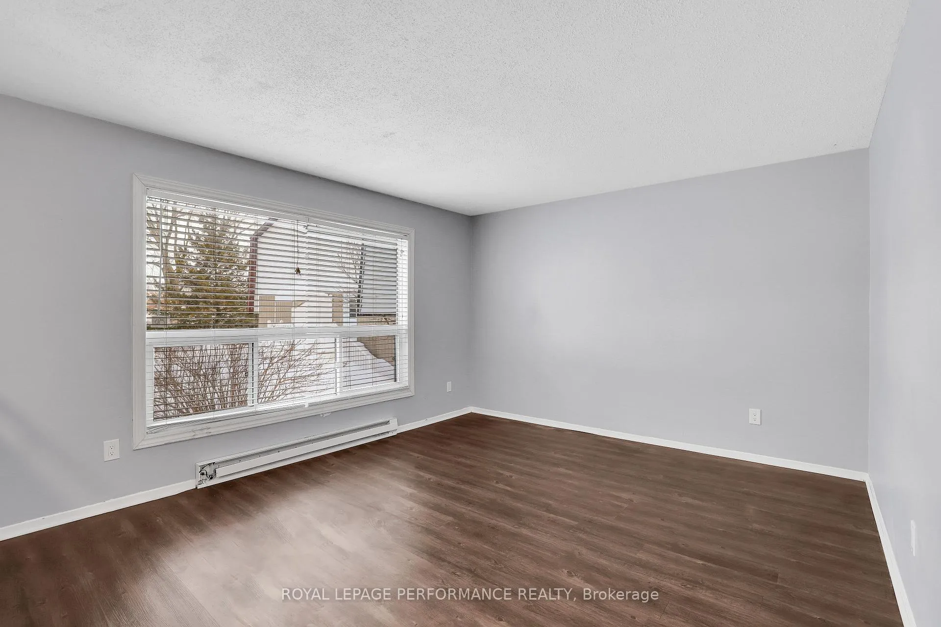 Photo 12 of 8D Lovell Lane, Ottawa, Westcliffe Estates — HOMEH