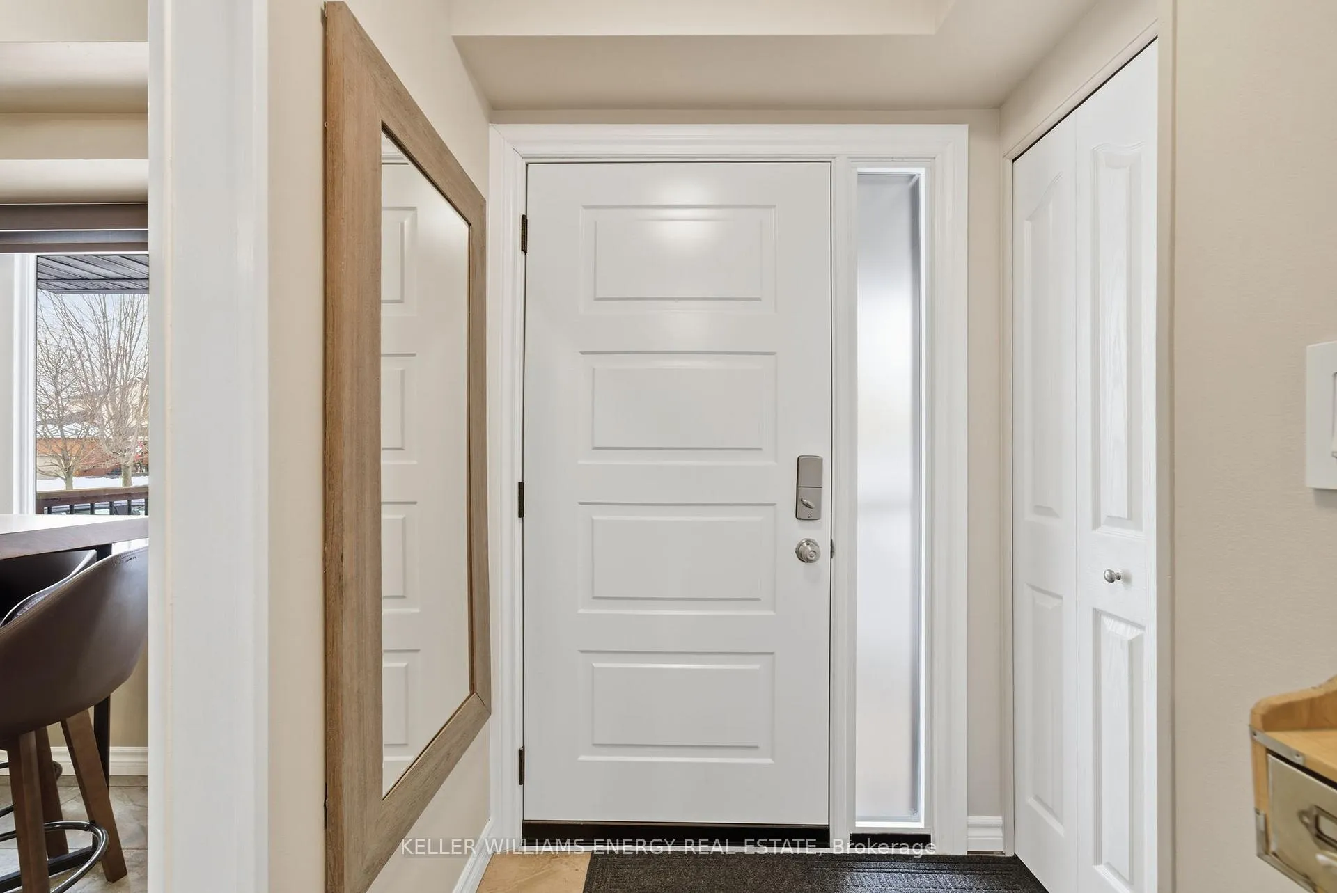 Photo 4 of 34 Stirling Avenue, Clarington, Courtice — HOMEH