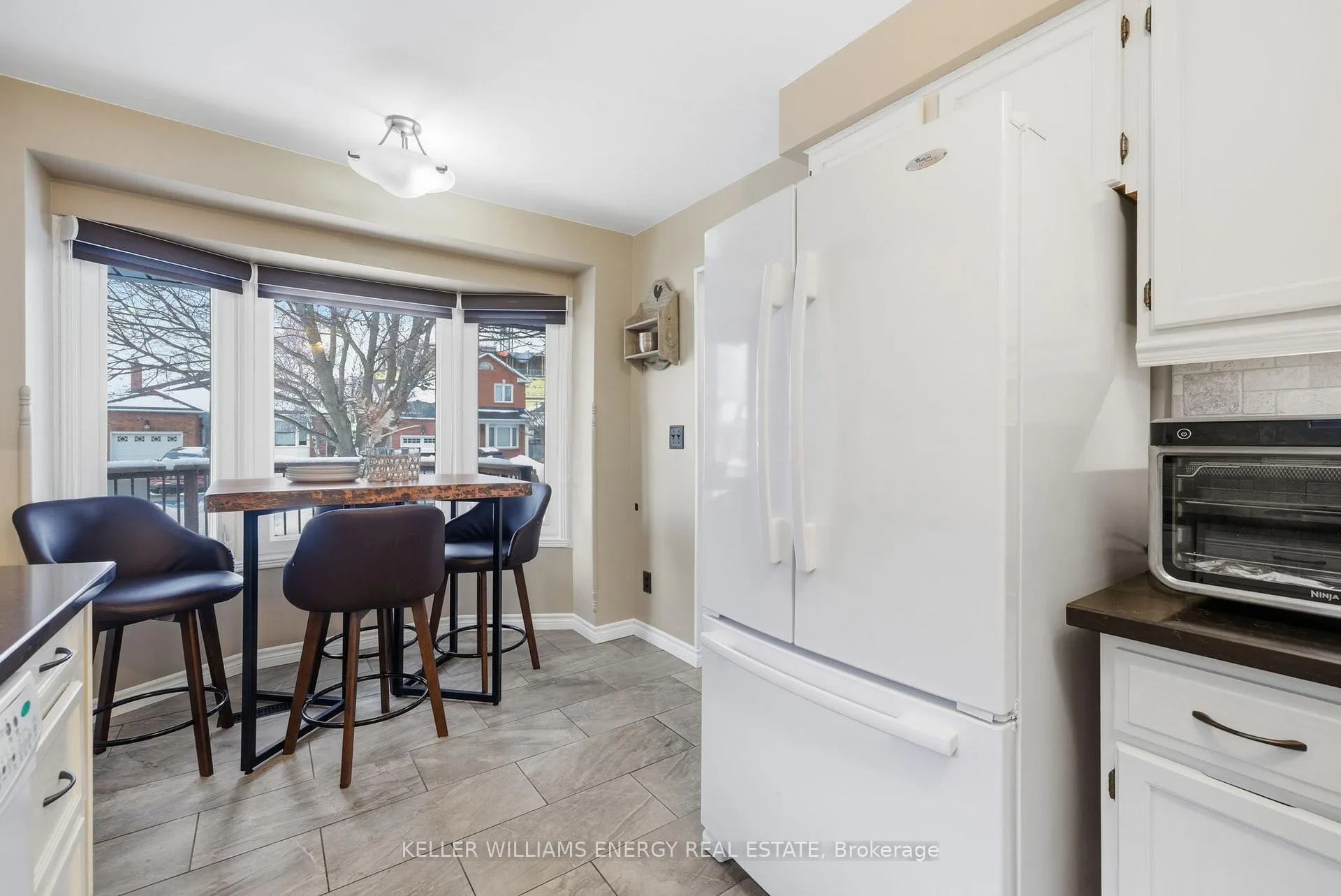 Photo 6 of 34 Stirling Avenue, Clarington, Courtice — HOMEH