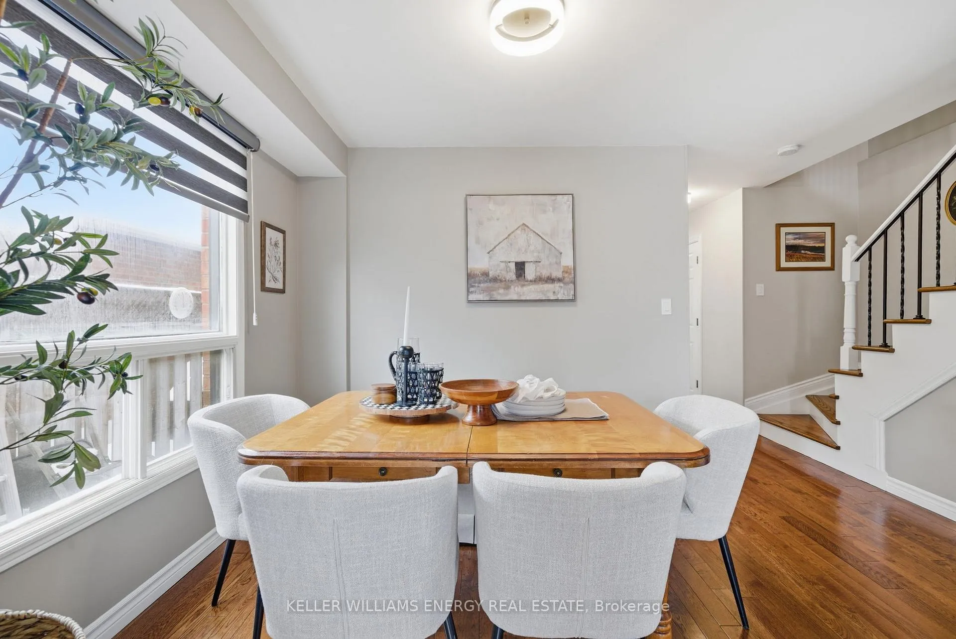 Photo 10 of 34 Stirling Avenue, Clarington, Courtice — HOMEH