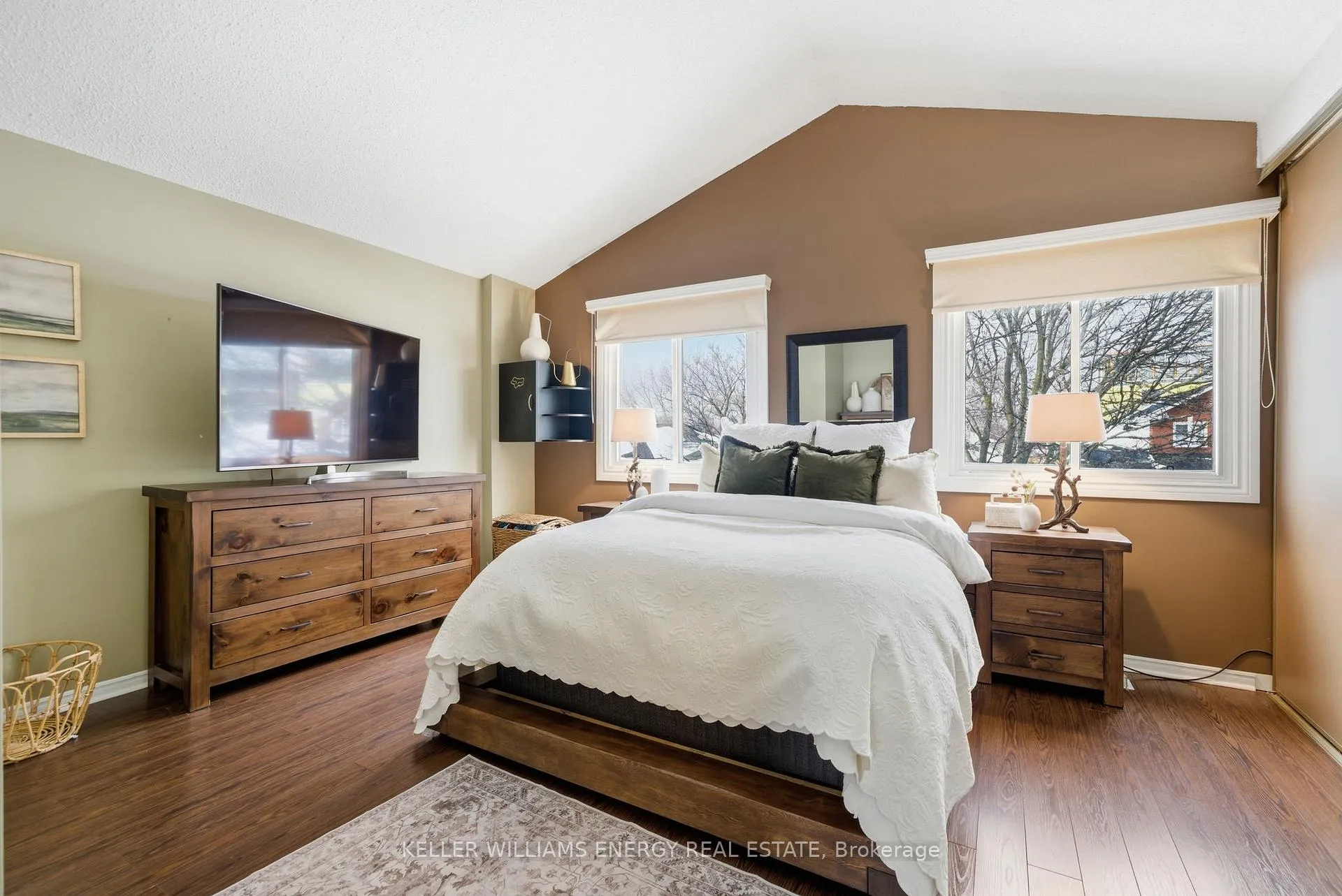Photo 17 of 34 Stirling Avenue, Clarington, Courtice — HOMEH
