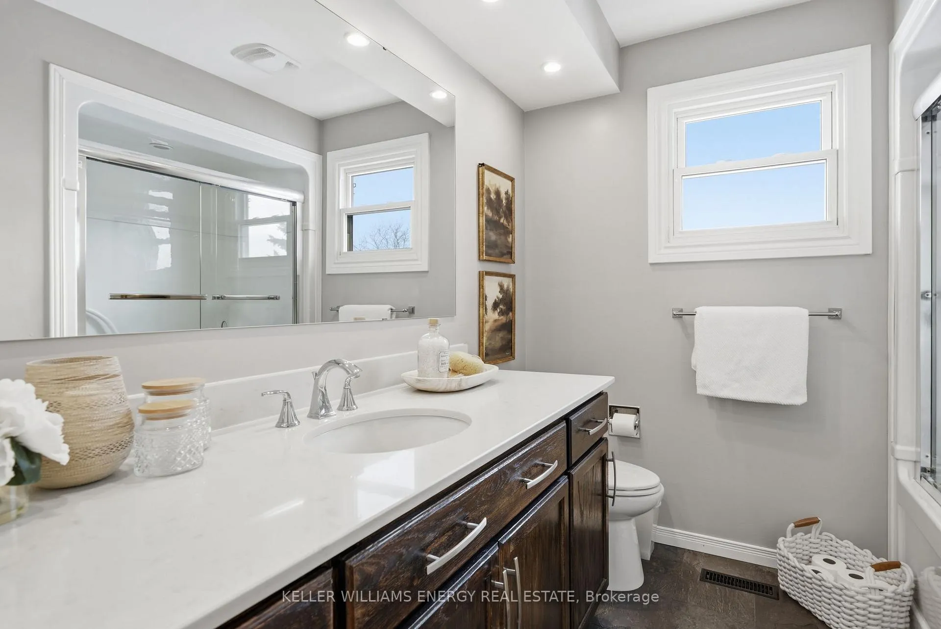 Photo 23 of 34 Stirling Avenue, Clarington, Courtice — HOMEH