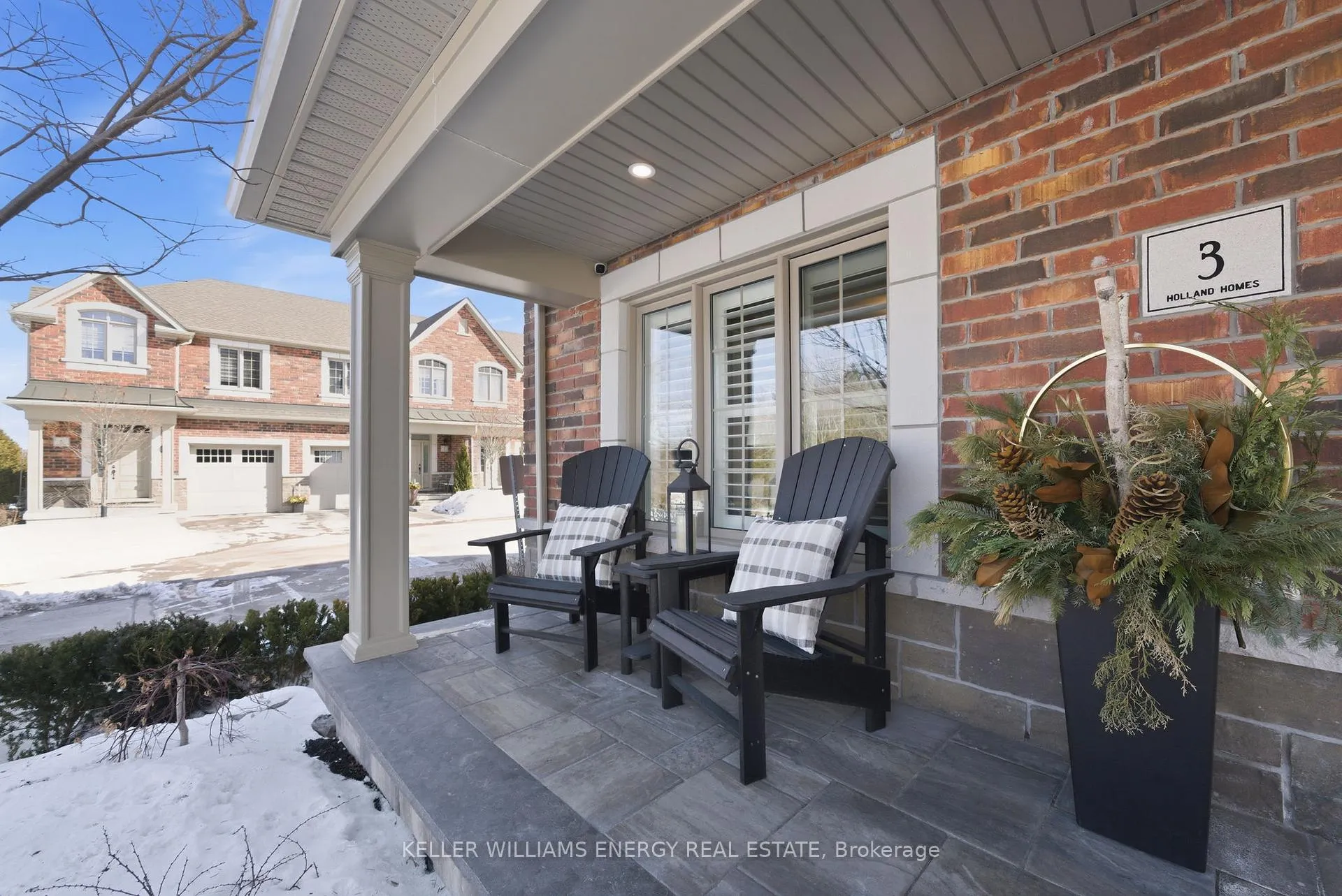 Photo 3 of Unit 3, 35 Hanning Court, Clarington, Bowmanville — HOMEH