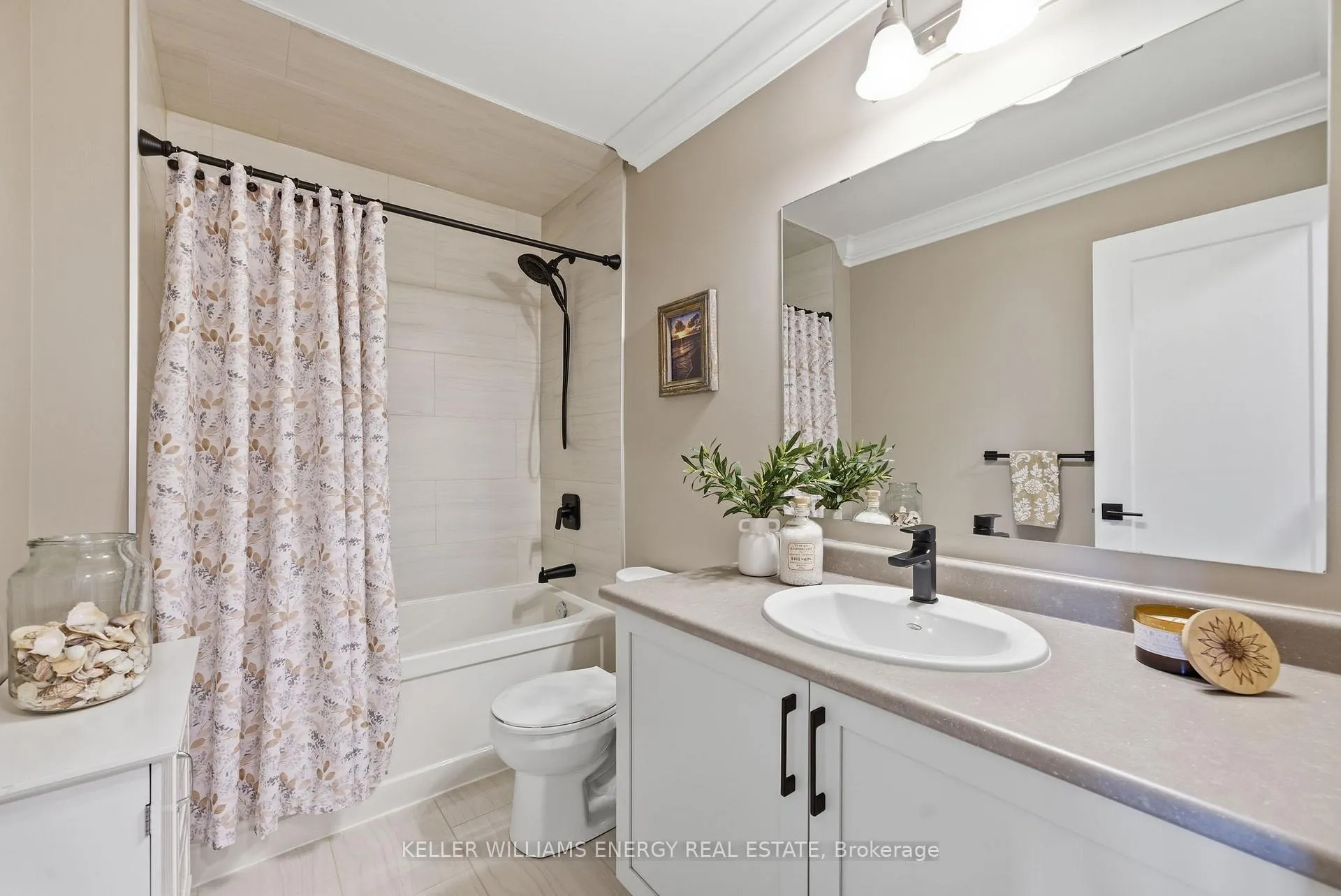 Photo 30 of Unit 3, 35 Hanning Court, Clarington, Bowmanville — HOMEH