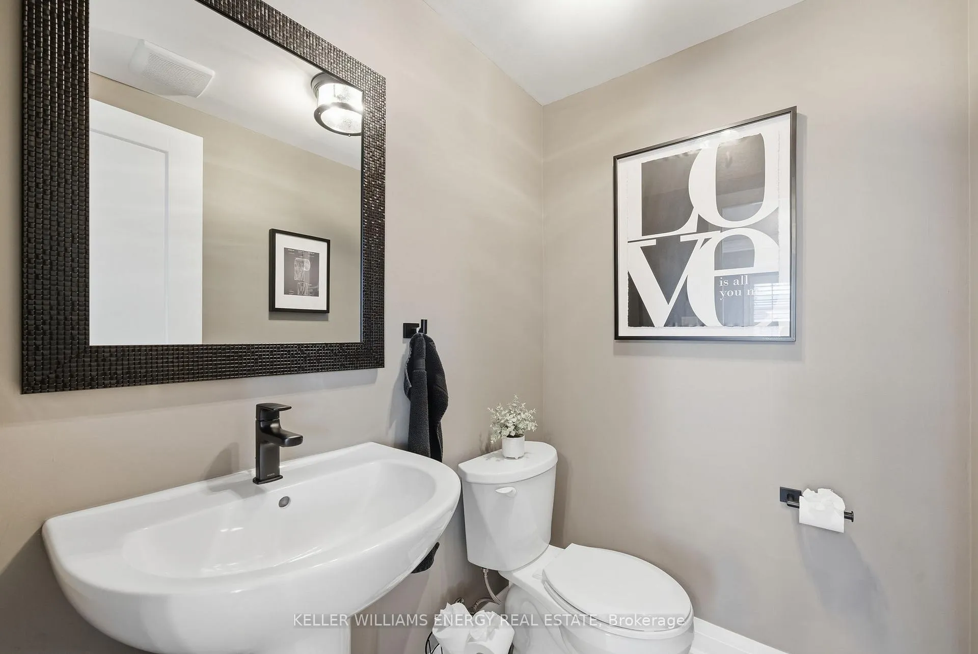 Photo 38 of Unit 3, 35 Hanning Court, Clarington, Bowmanville — HOMEH