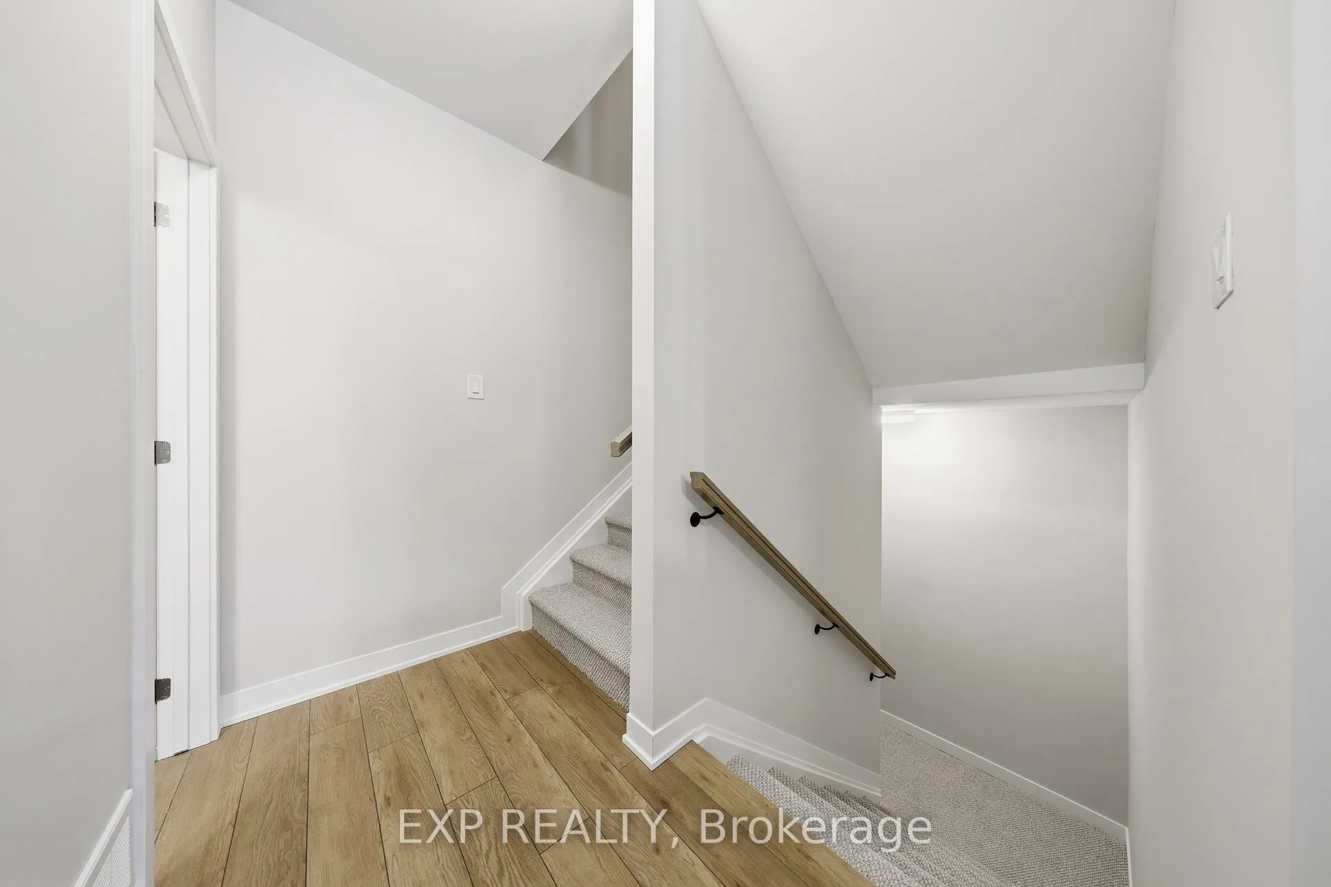 Photo 5 of 619 Bee Pollen Way, Ottawa, Kanata - Rural Kanata (Central) — HOMEH