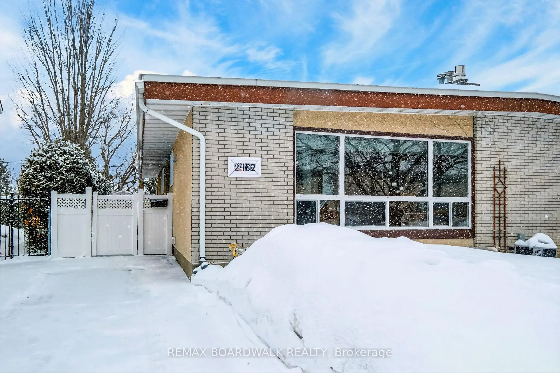 Photo 1 of 2462 Tupper Avenue, Ottawa, Hawthorne Meadows — HOMEH
