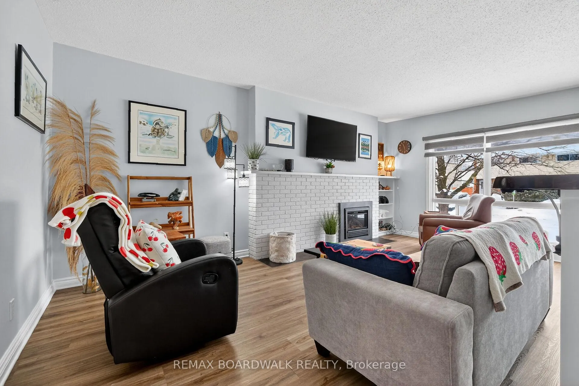 Photo 4 of 2462 Tupper Avenue, Ottawa, Hawthorne Meadows — HOMEH