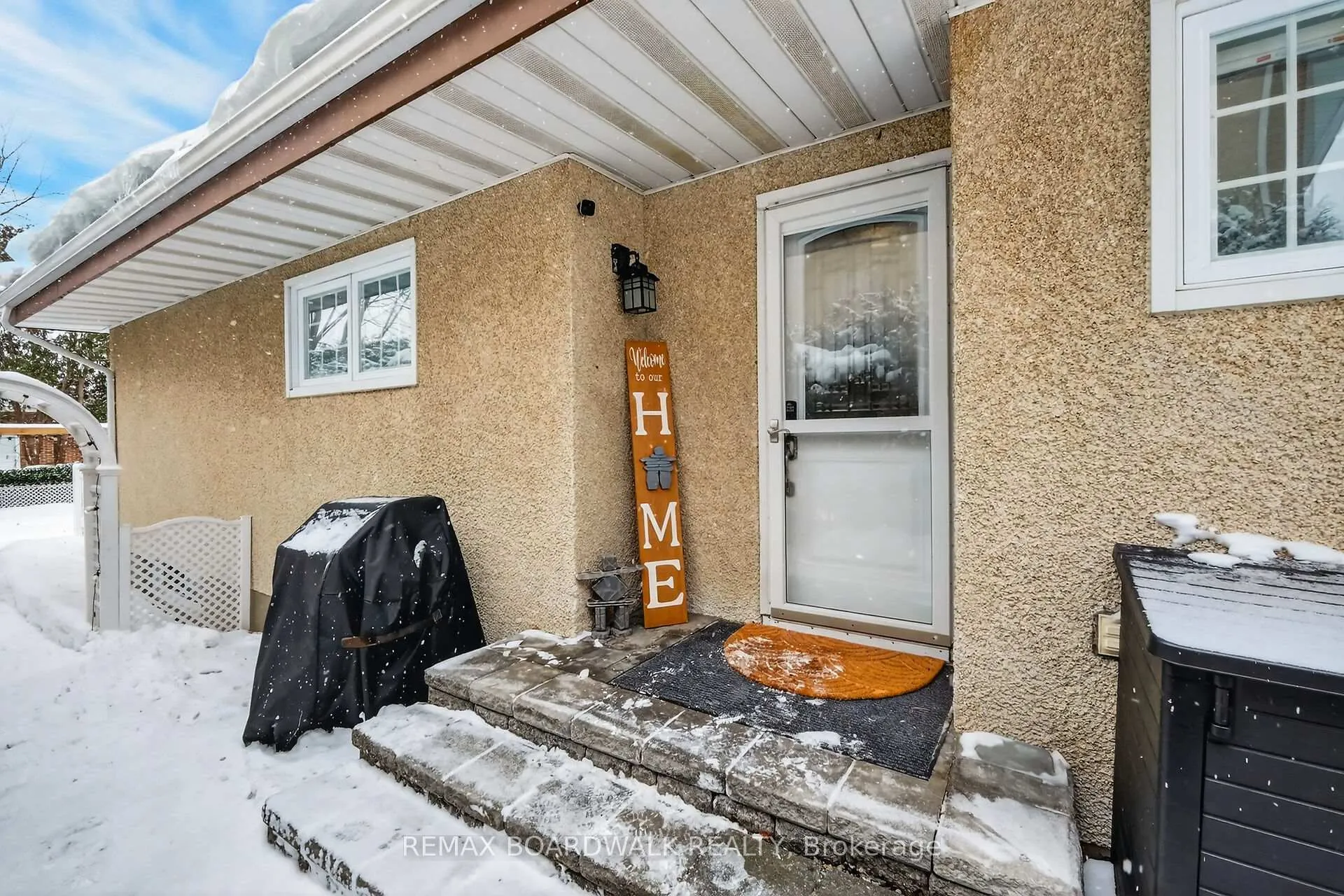 Photo 6 of 2462 Tupper Avenue, Ottawa, Hawthorne Meadows — HOMEH