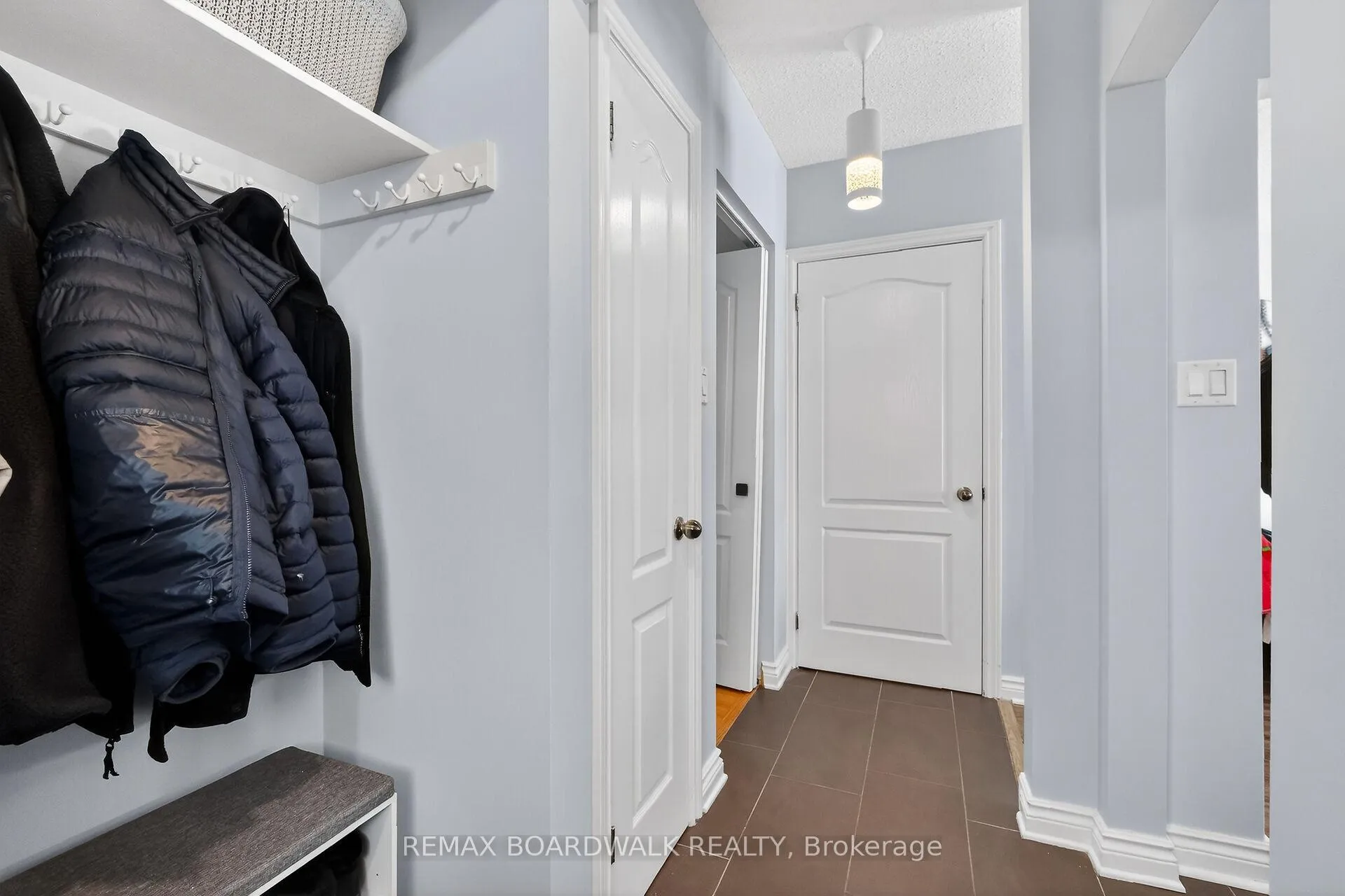 Photo 7 of 2462 Tupper Avenue, Ottawa, Hawthorne Meadows — HOMEH
