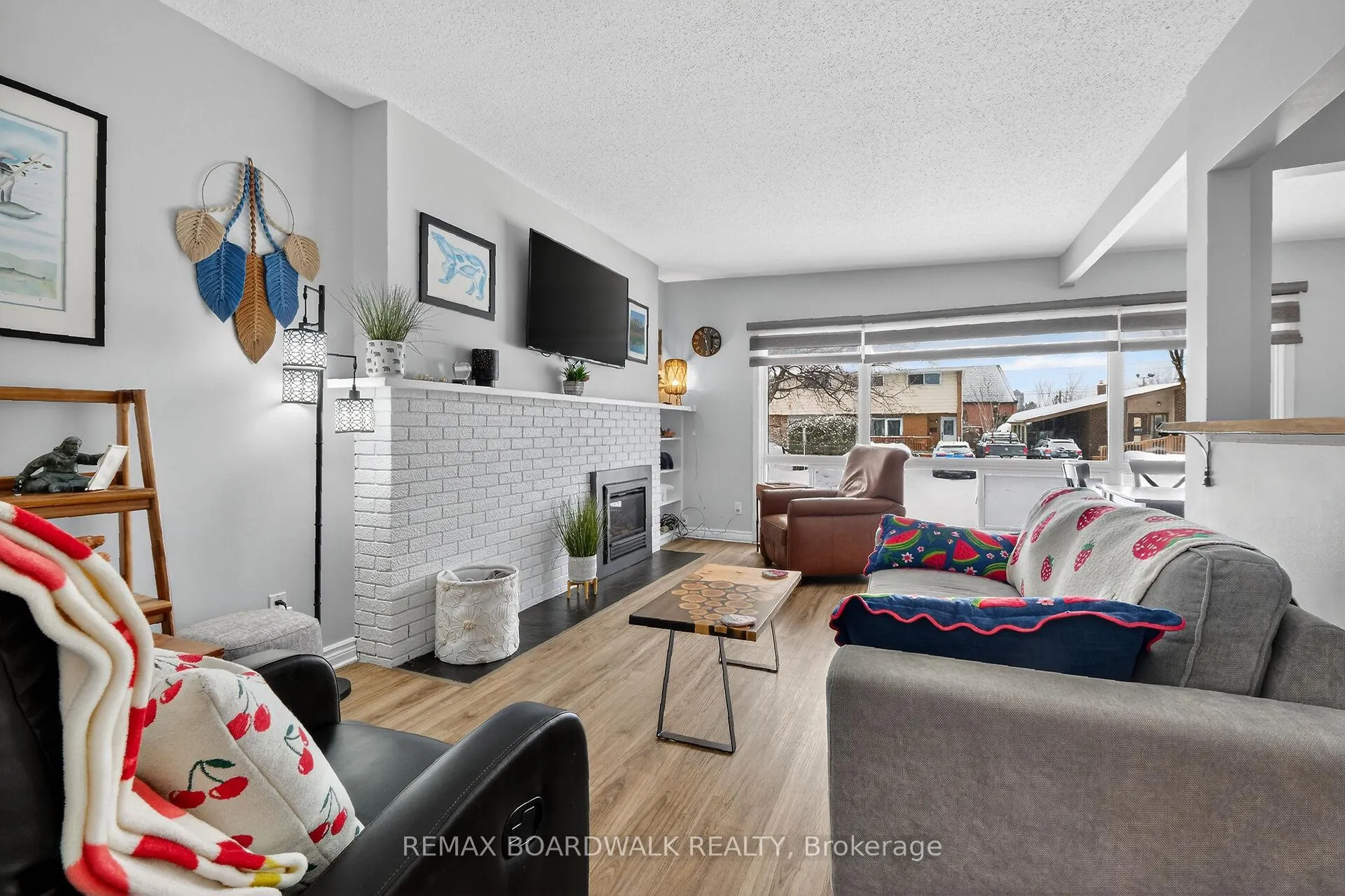 Photo 10 of 2462 Tupper Avenue, Ottawa, Hawthorne Meadows — HOMEH