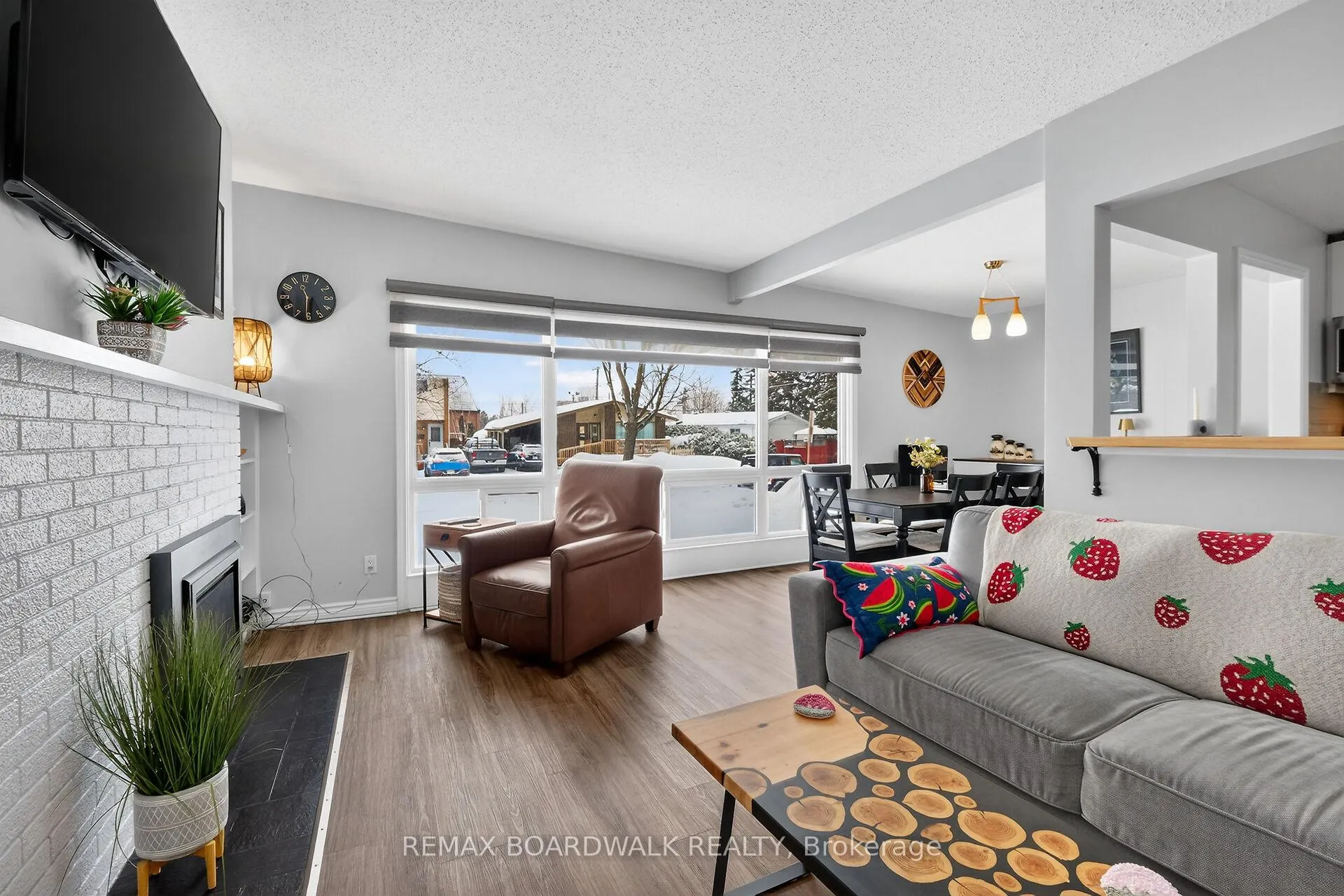 Photo 14 of 2462 Tupper Avenue, Ottawa, Hawthorne Meadows — HOMEH