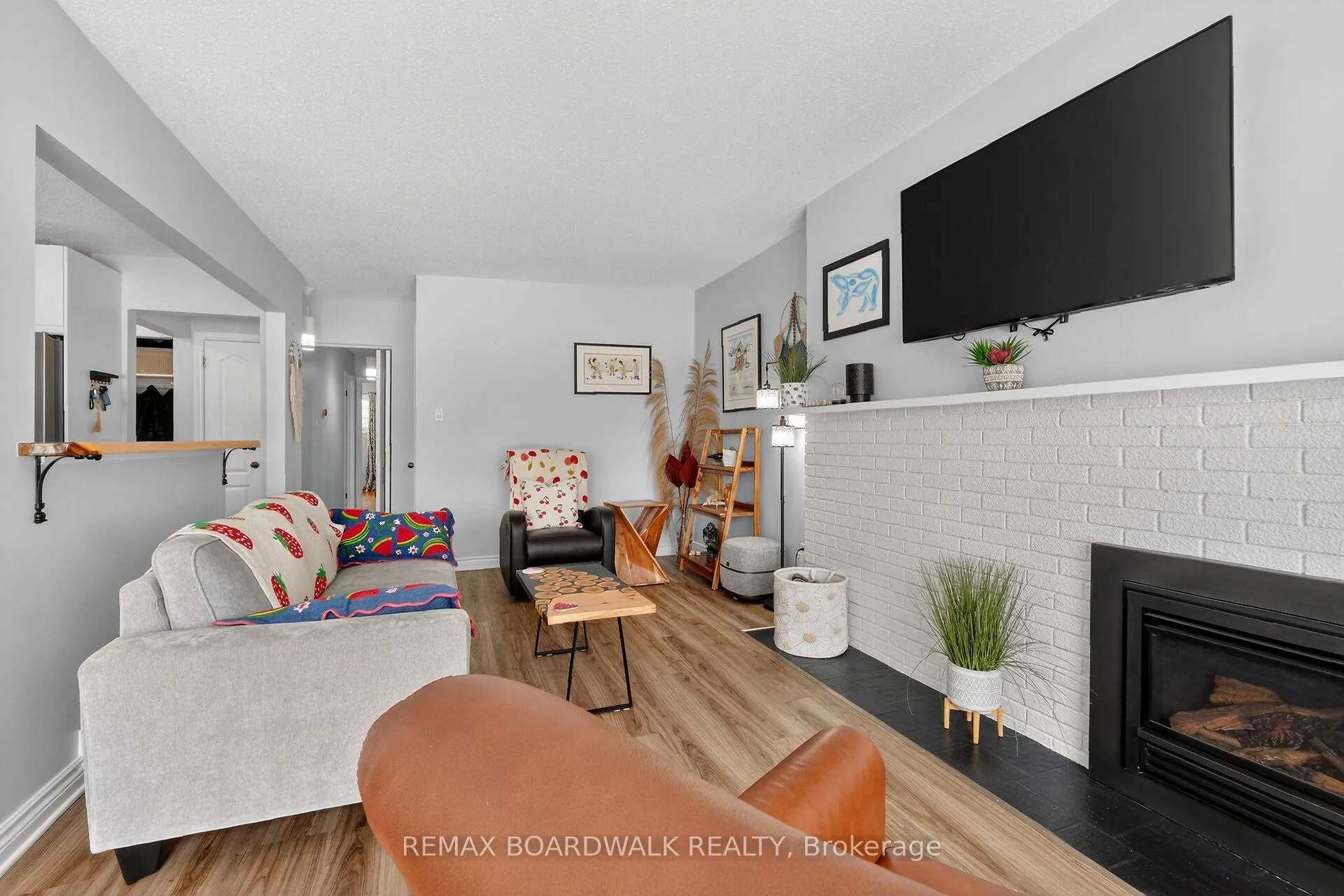 Photo 15 of 2462 Tupper Avenue, Ottawa, Hawthorne Meadows — HOMEH