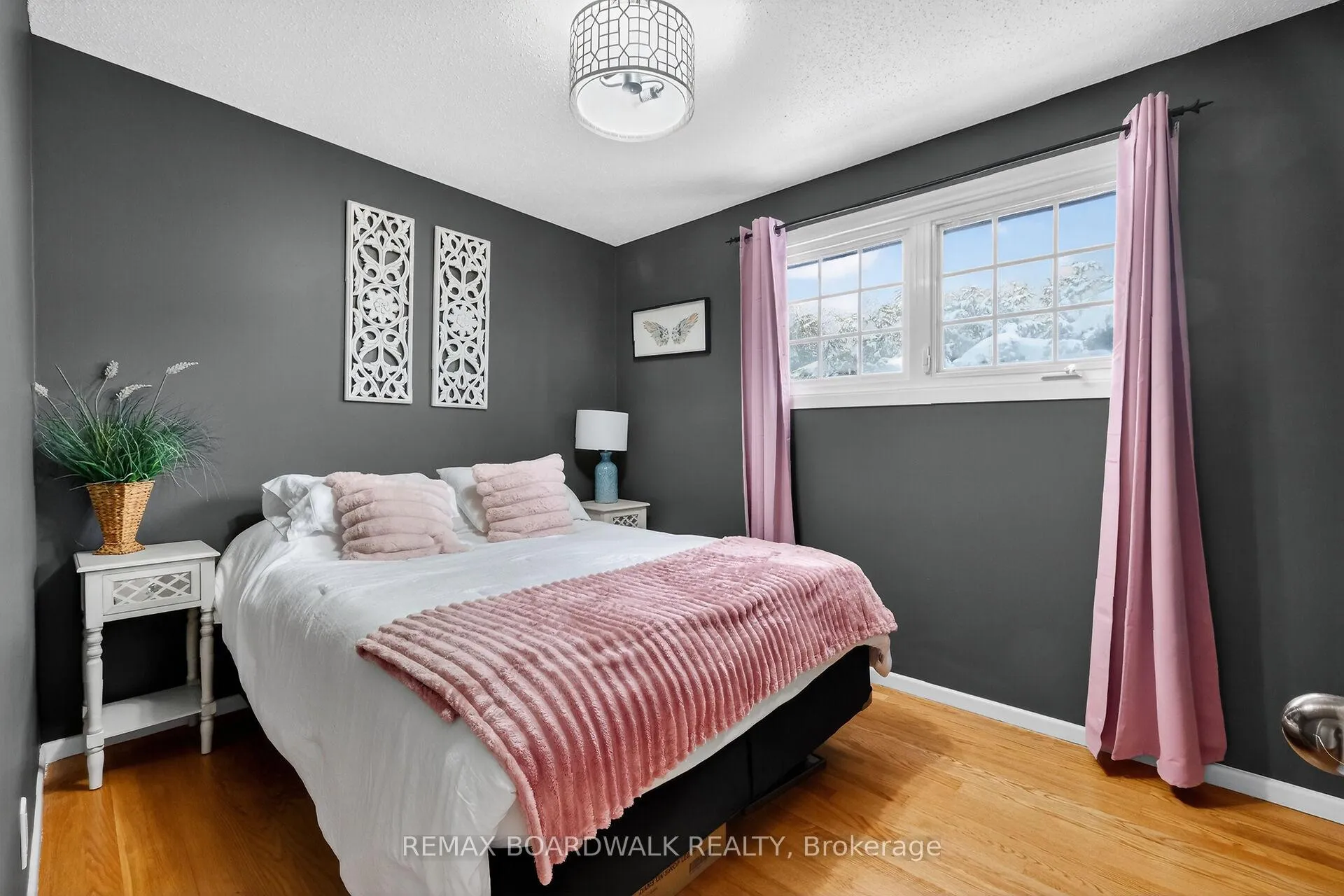 Photo 25 of 2462 Tupper Avenue, Ottawa, Hawthorne Meadows — HOMEH