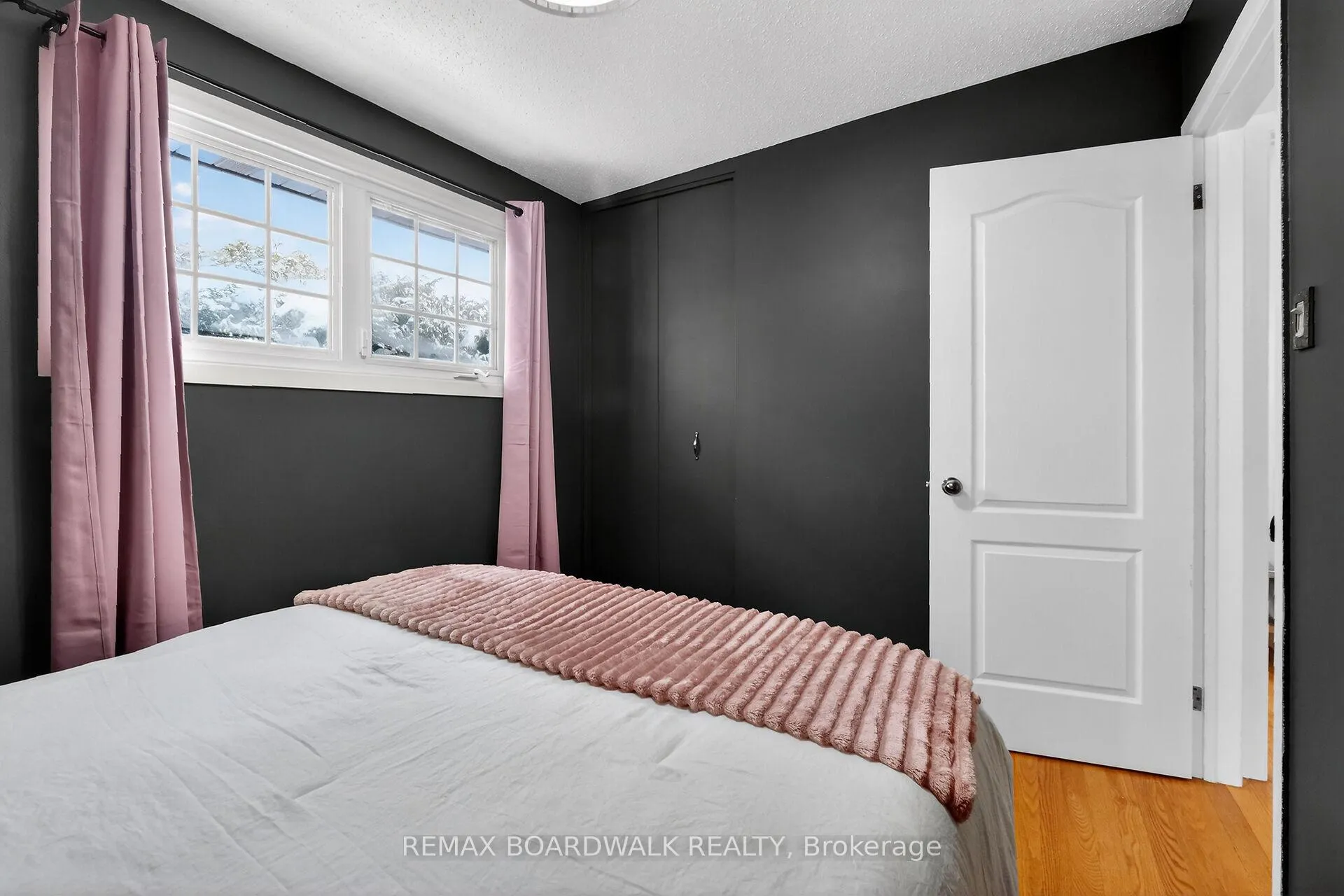 Photo 27 of 2462 Tupper Avenue, Ottawa, Hawthorne Meadows — HOMEH