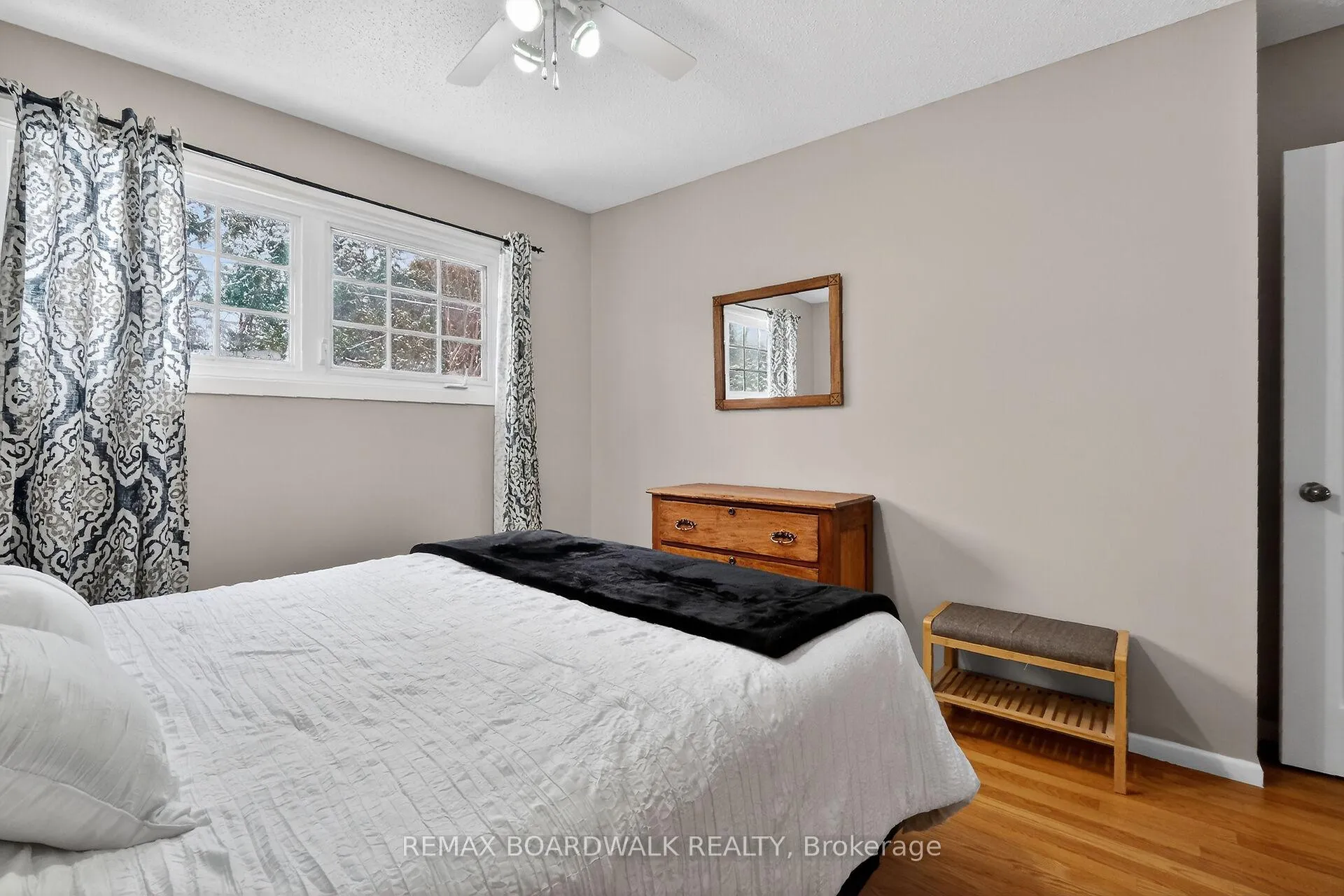 Photo 29 of 2462 Tupper Avenue, Ottawa, Hawthorne Meadows — HOMEH