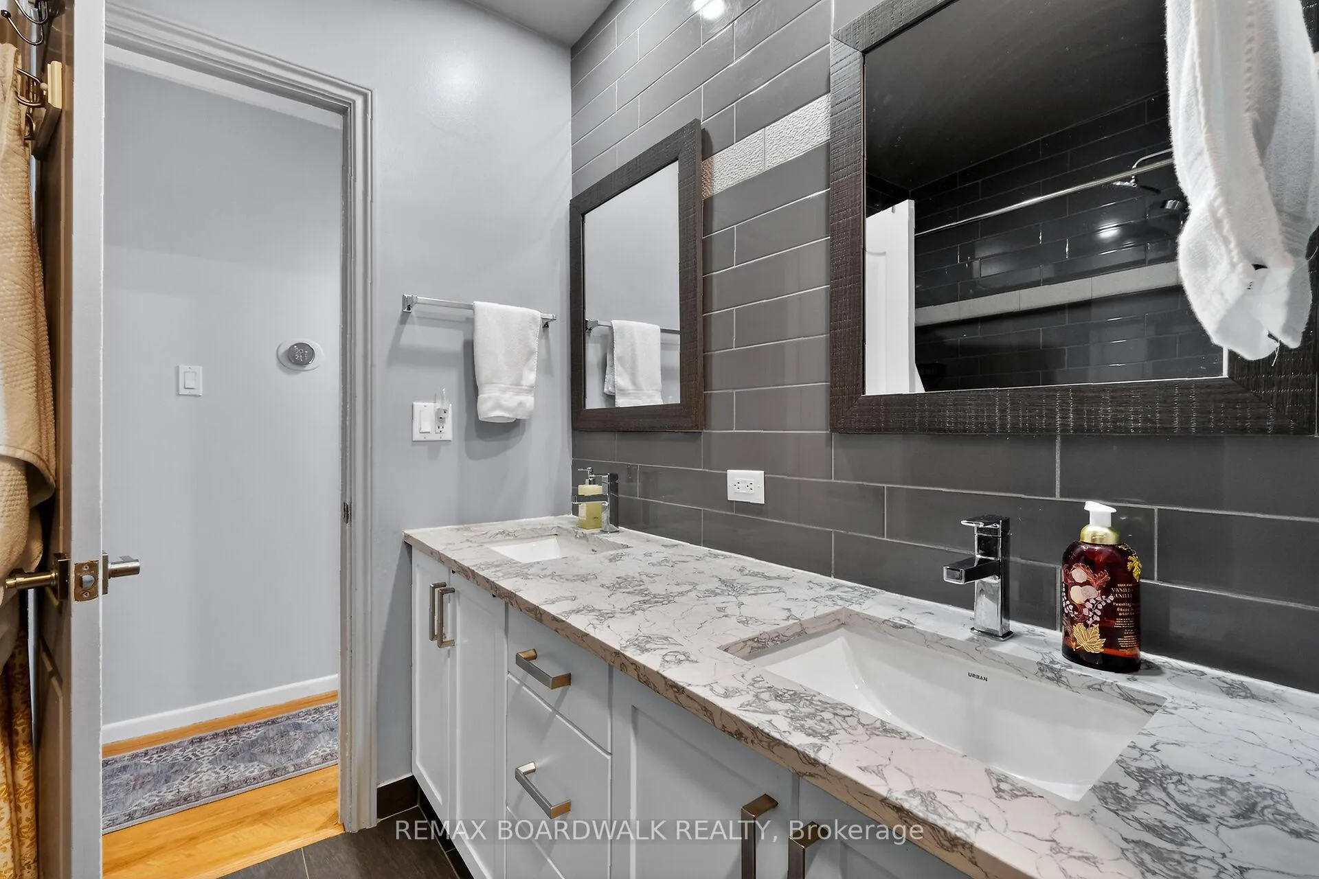 Photo 33 of 2462 Tupper Avenue, Ottawa, Hawthorne Meadows — HOMEH