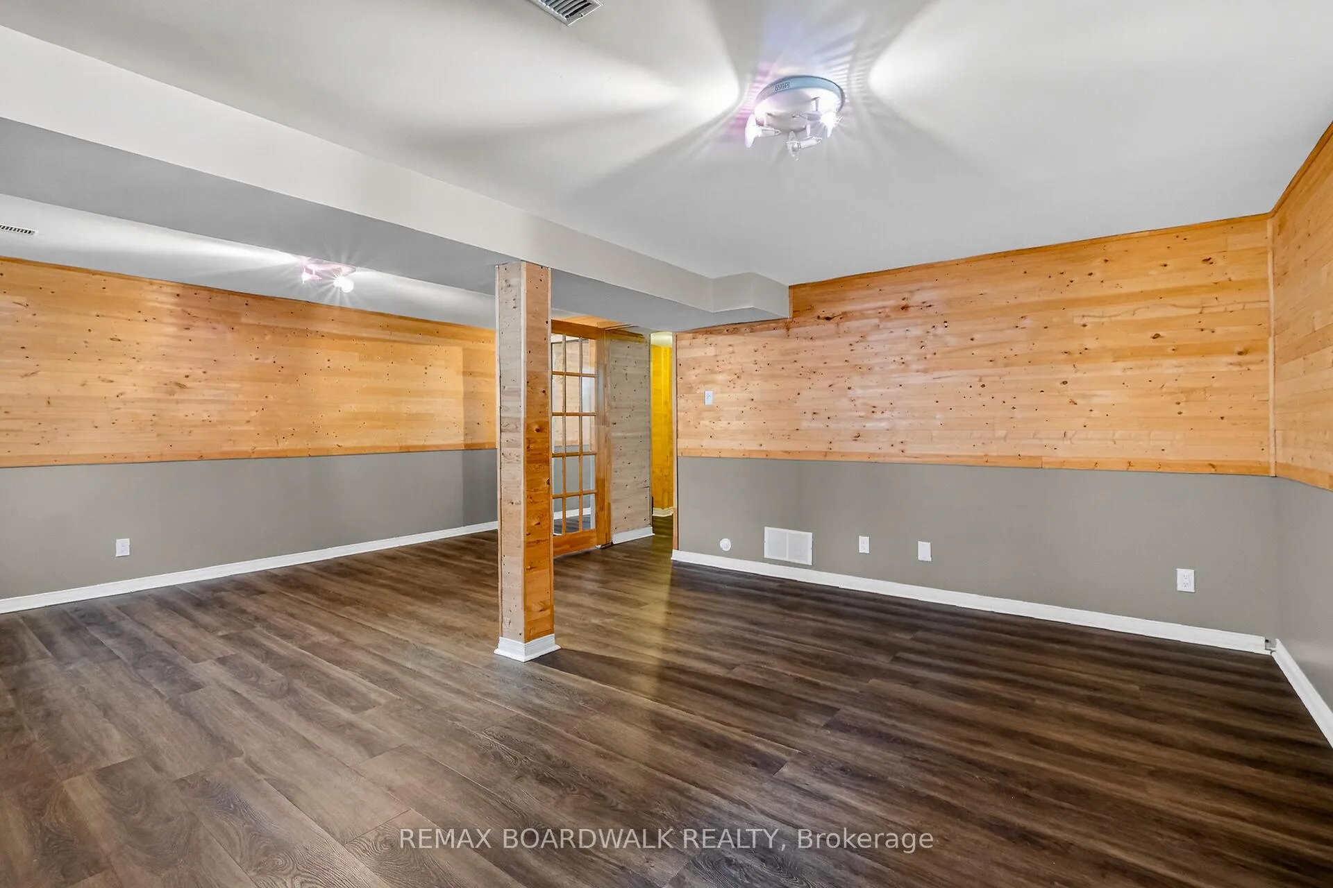 Photo 36 of 2462 Tupper Avenue, Ottawa, Hawthorne Meadows — HOMEH