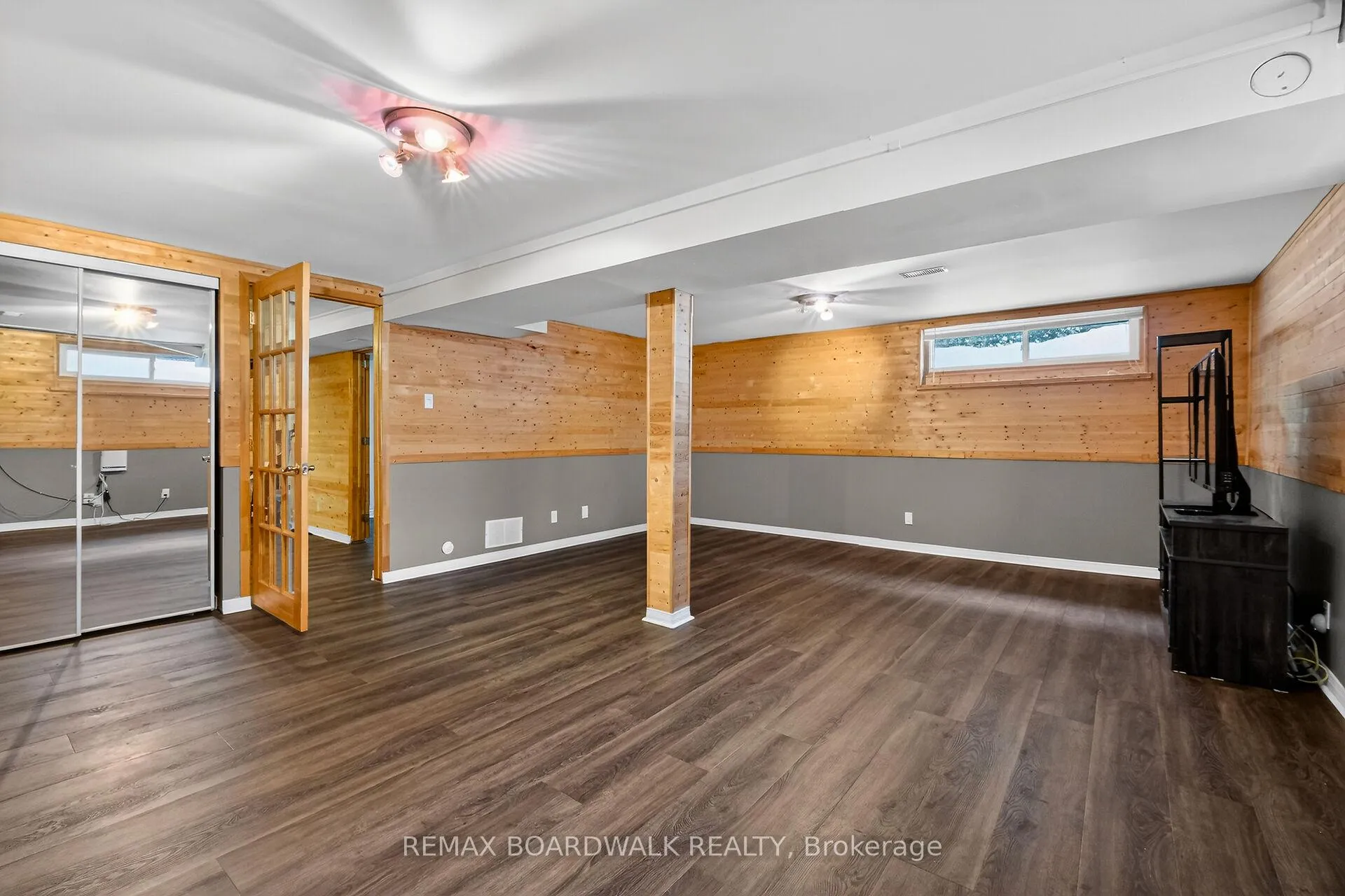 Photo 37 of 2462 Tupper Avenue, Ottawa, Hawthorne Meadows — HOMEH