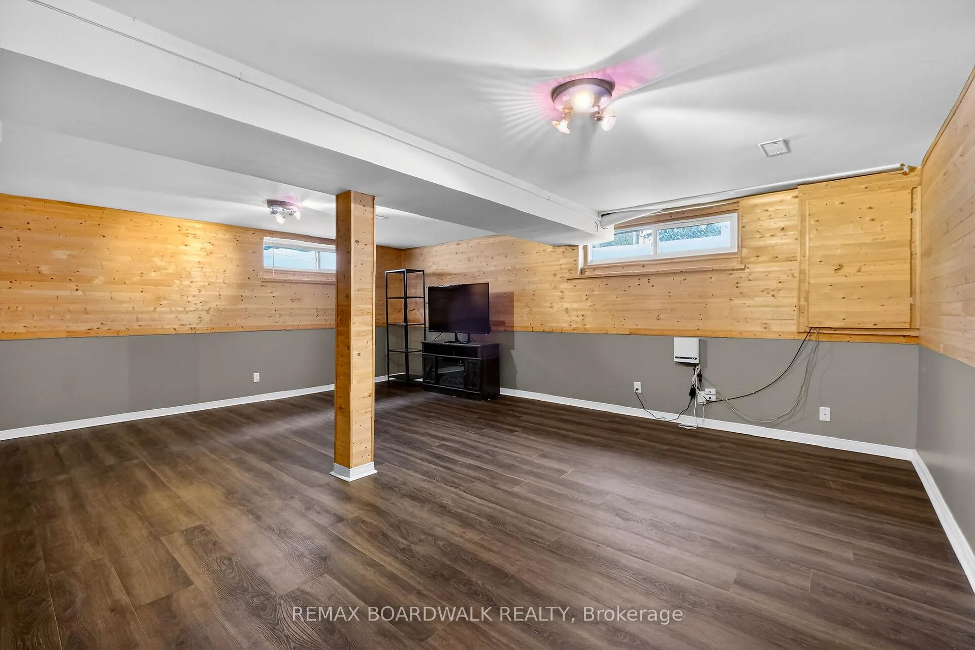 Photo 38 of 2462 Tupper Avenue, Ottawa, Hawthorne Meadows — HOMEH
